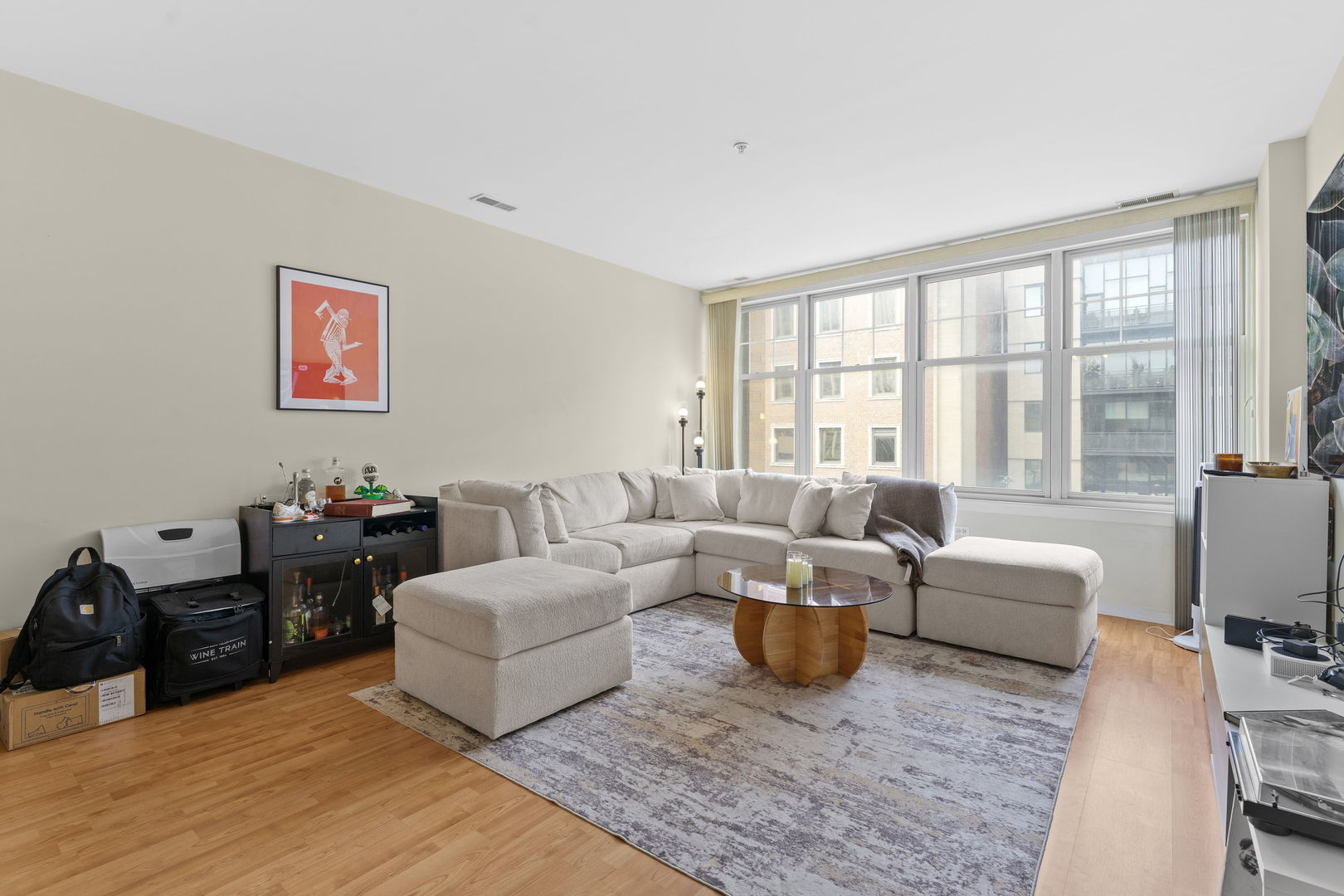 125 N Euclid Avenue Unit: 305