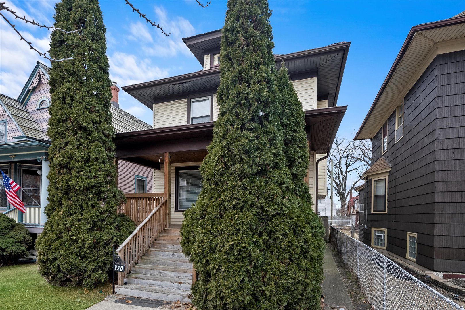 920 N Massasoit Avenue