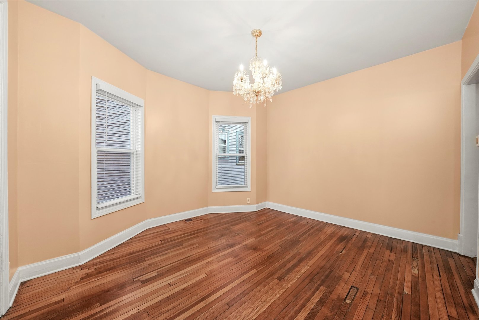 920 N Massasoit Avenue