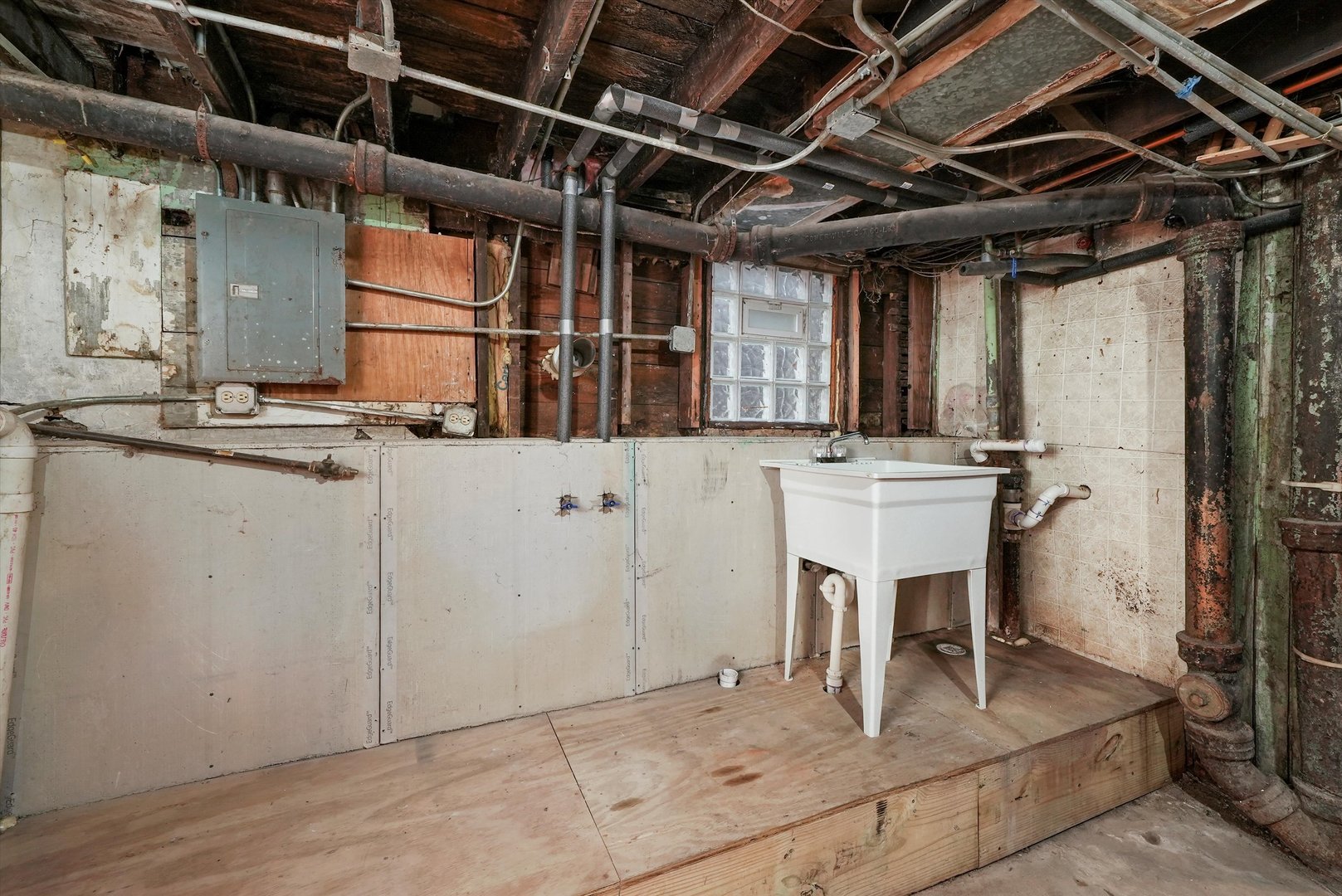 920 N Massasoit Avenue