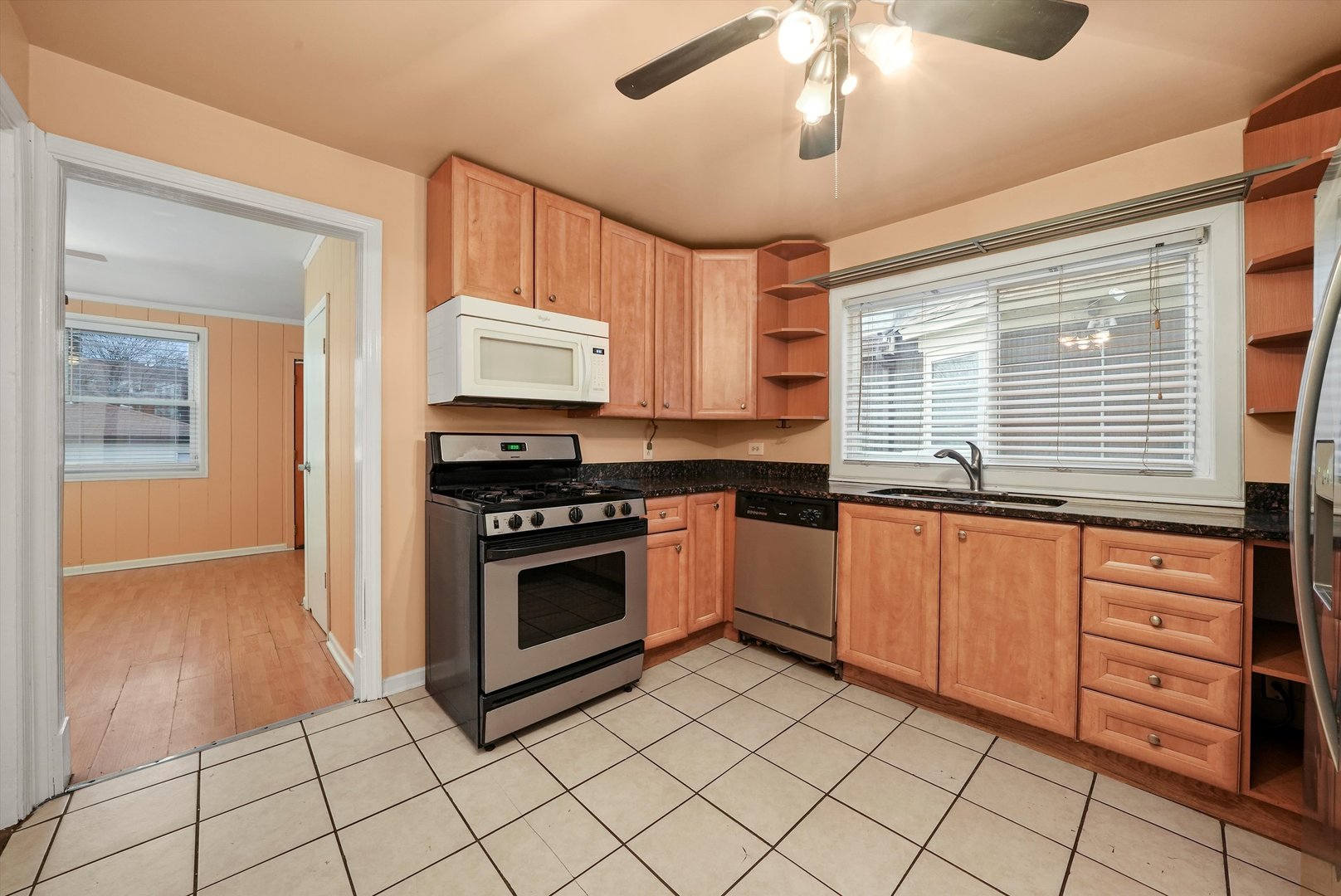 920 N Massasoit Avenue