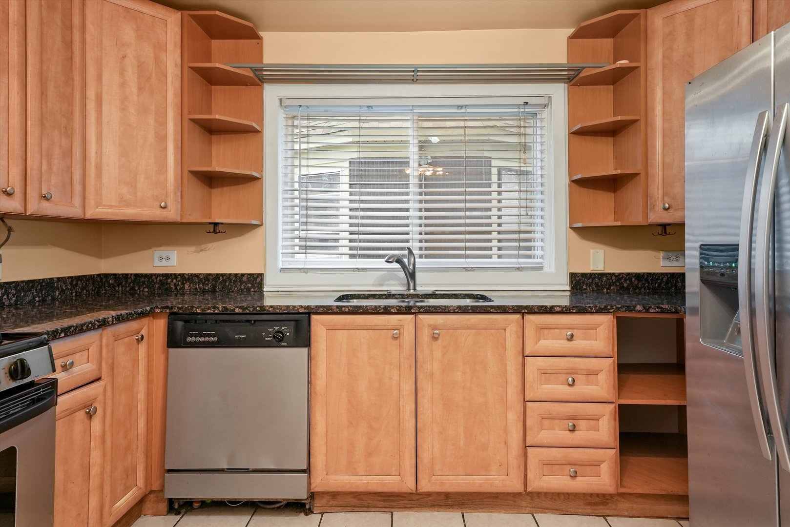 920 N Massasoit Avenue