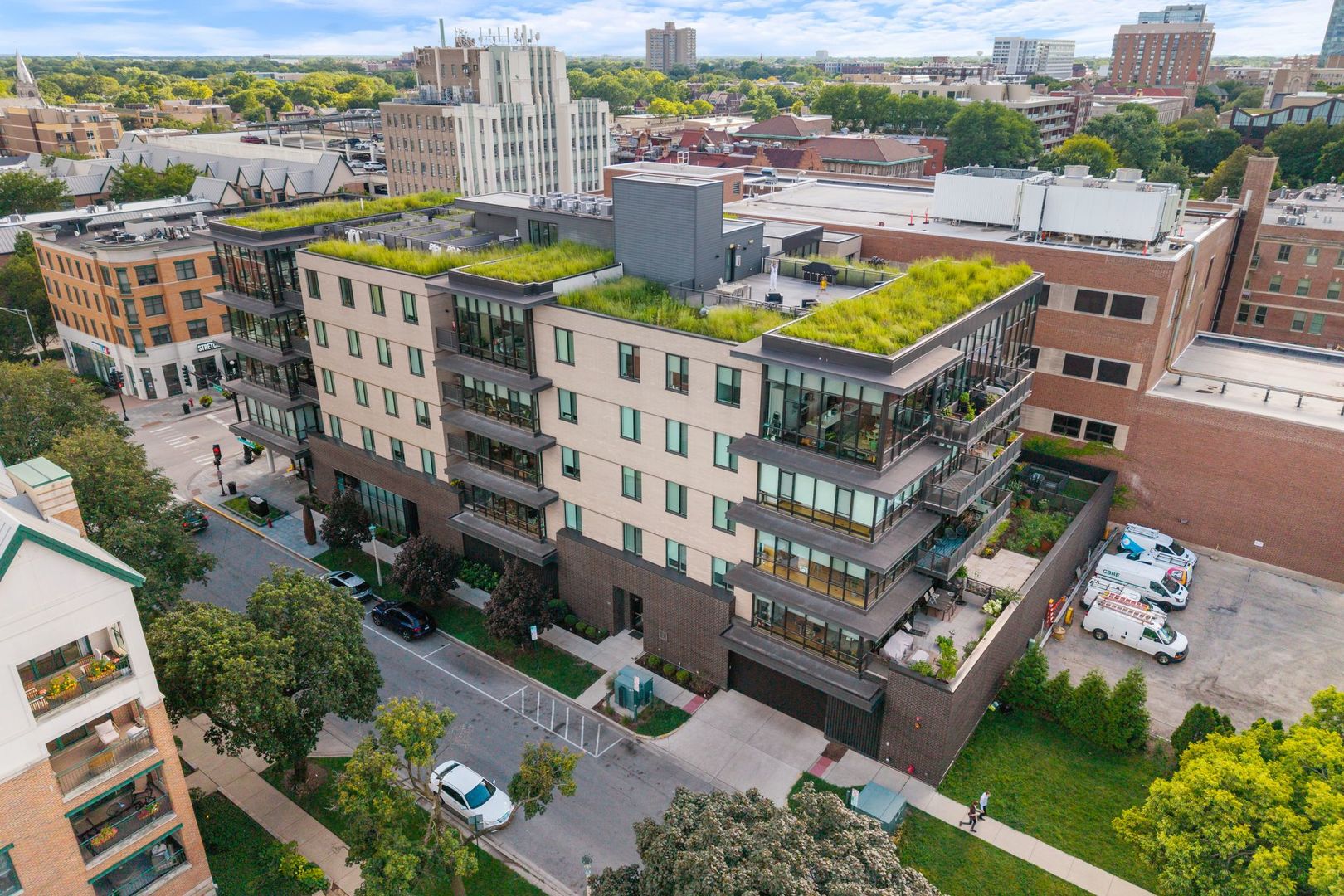 147 N Euclid Avenue Unit: 205