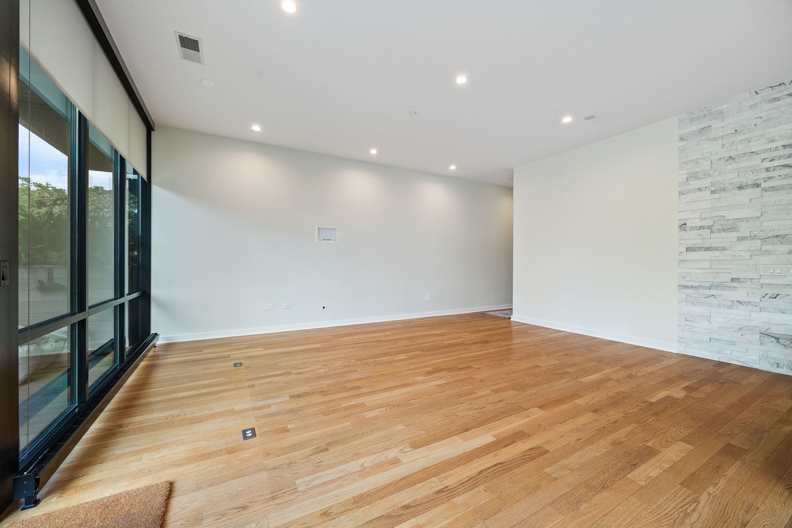 147 N Euclid Avenue Unit: 205