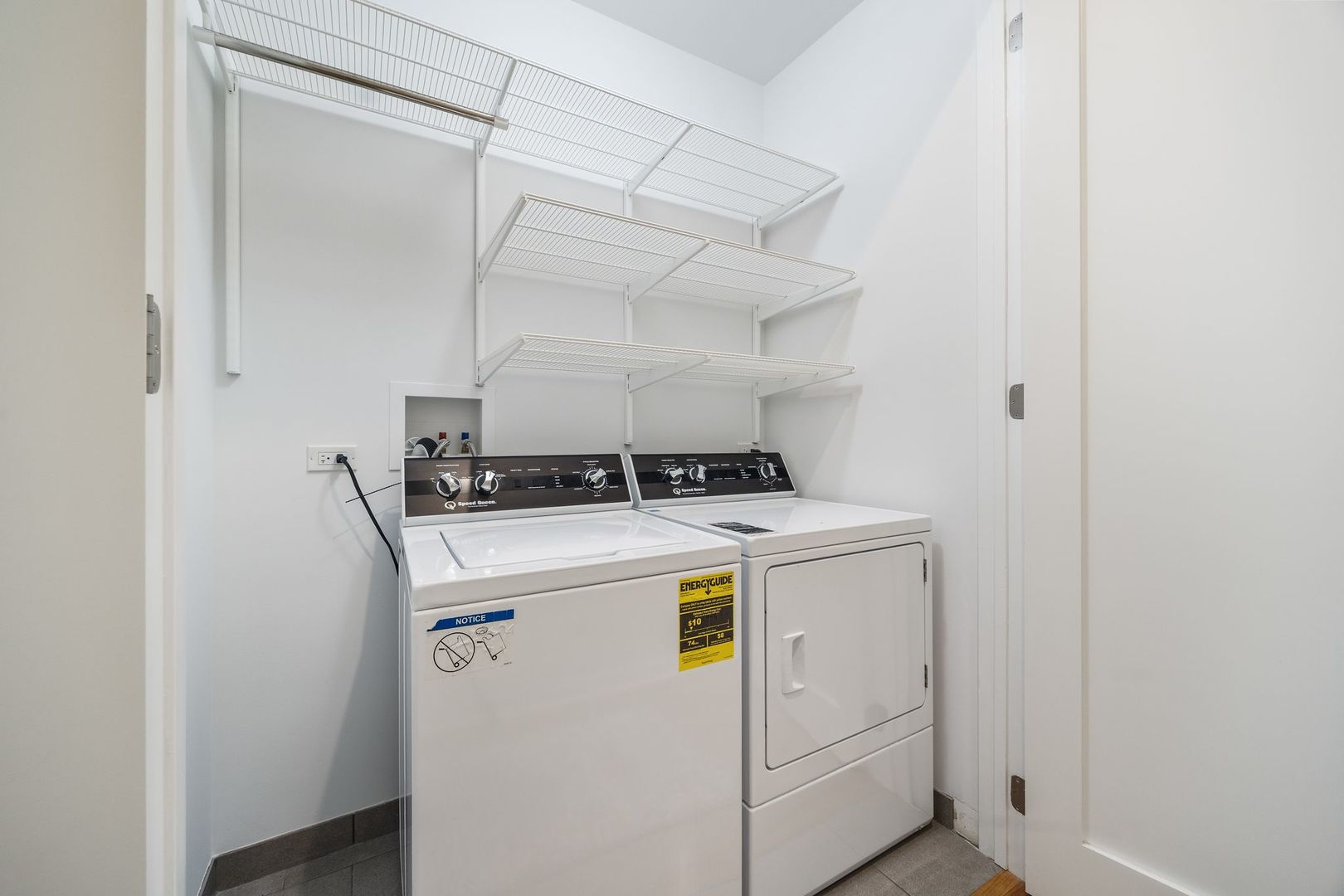 147 N Euclid Avenue Unit: 205