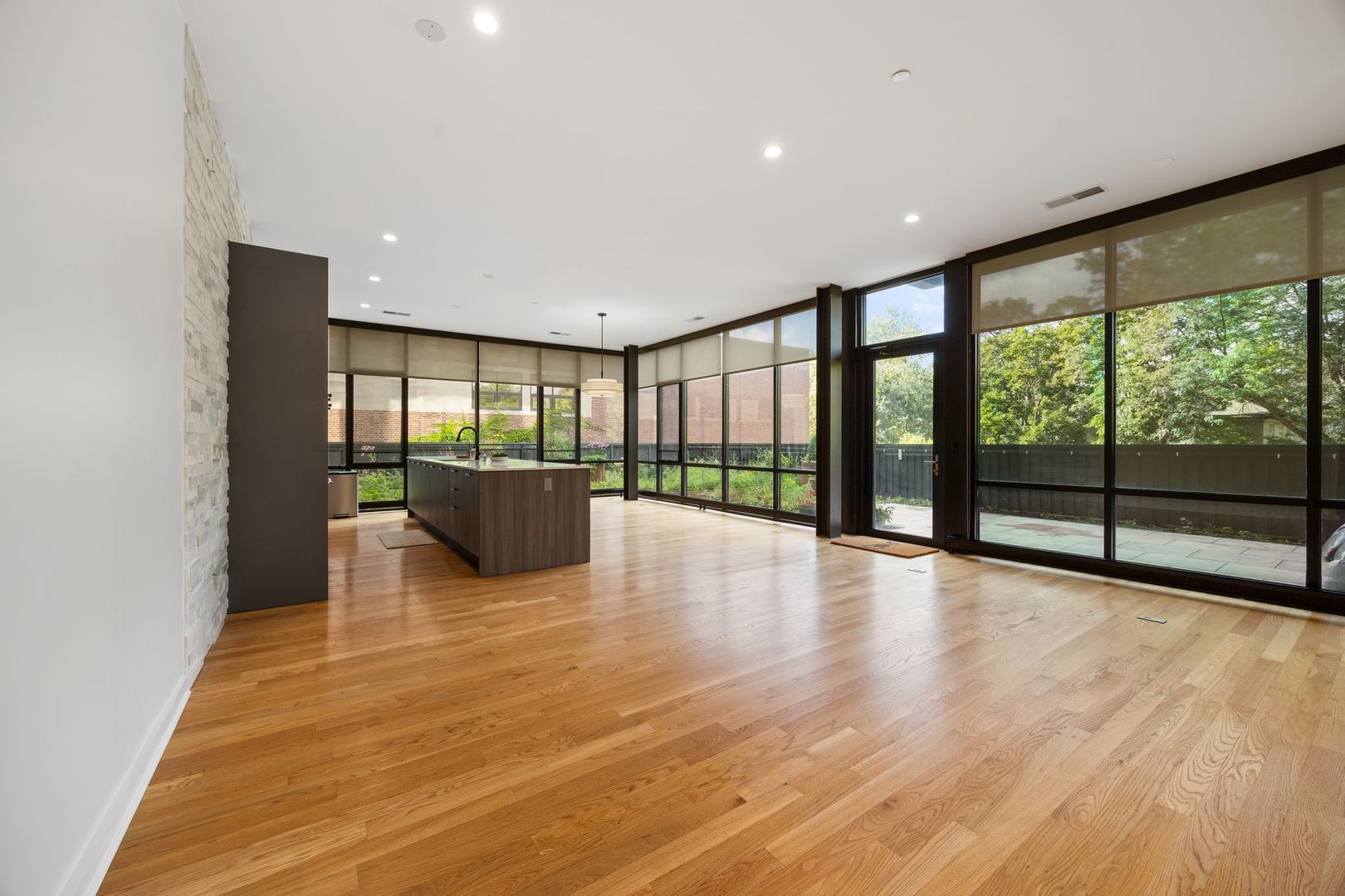 147 N Euclid Avenue Unit: 205