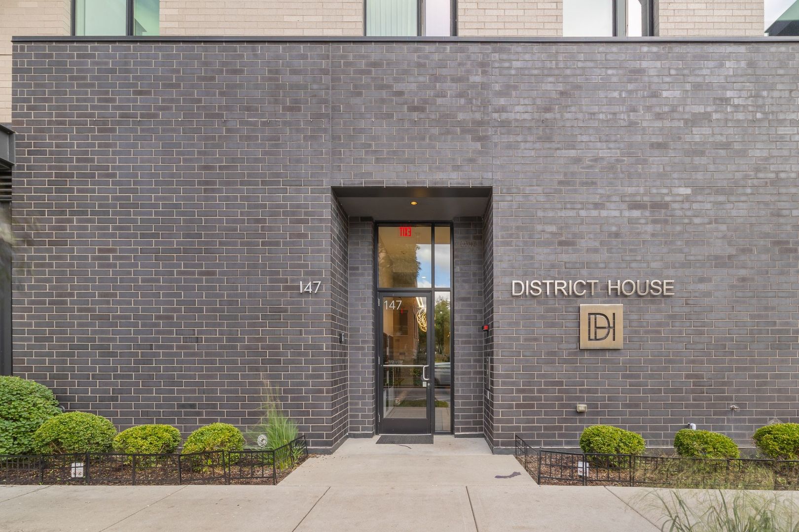 147 N Euclid Avenue Unit: 205