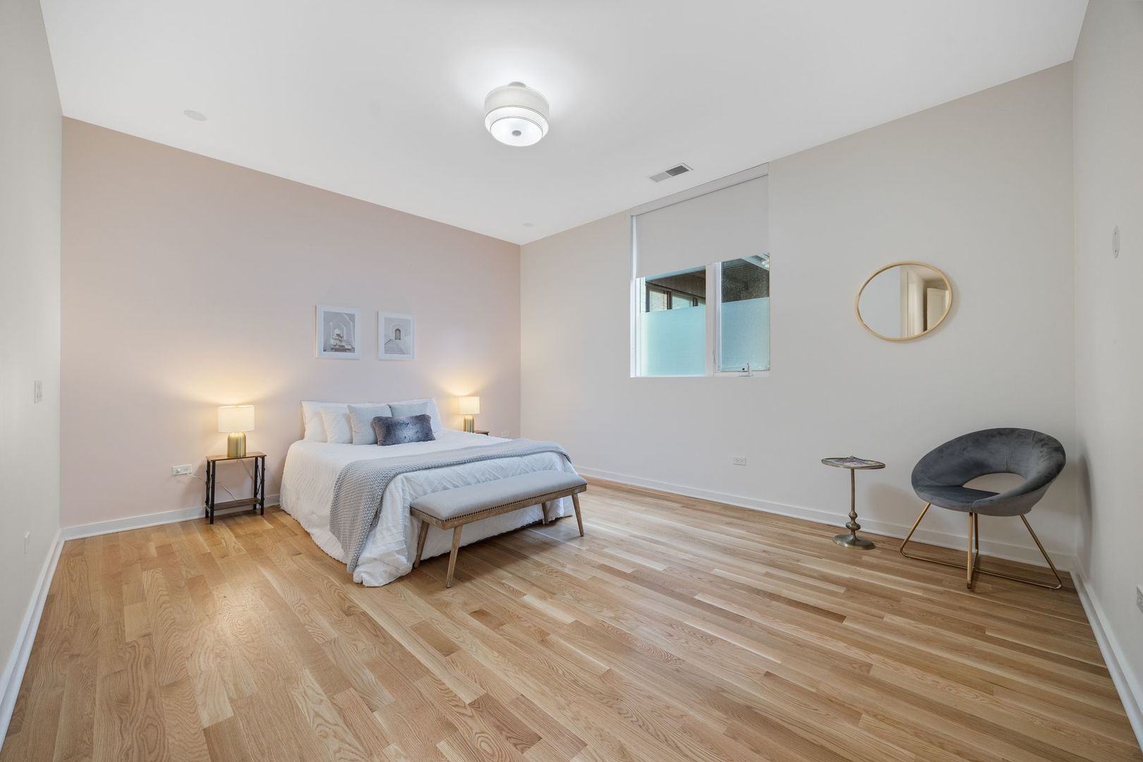 147 N Euclid Avenue Unit: 205