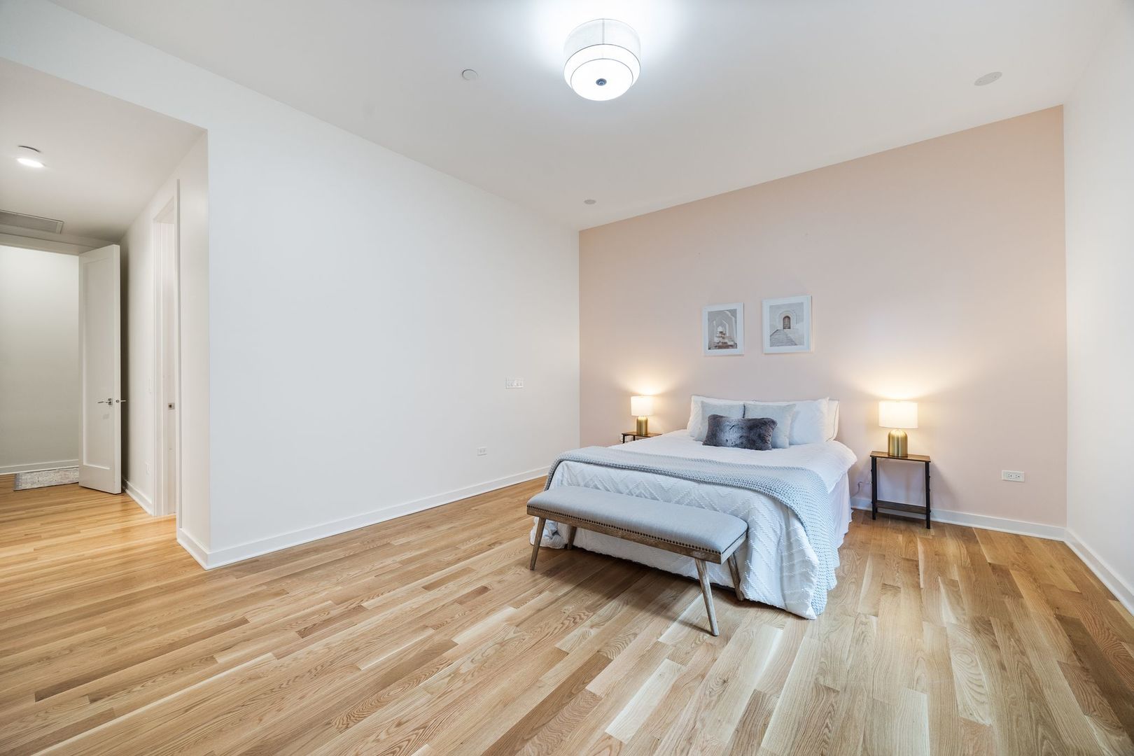 147 N Euclid Avenue Unit: 205