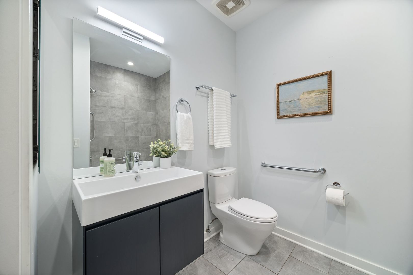 147 N Euclid Avenue Unit: 205