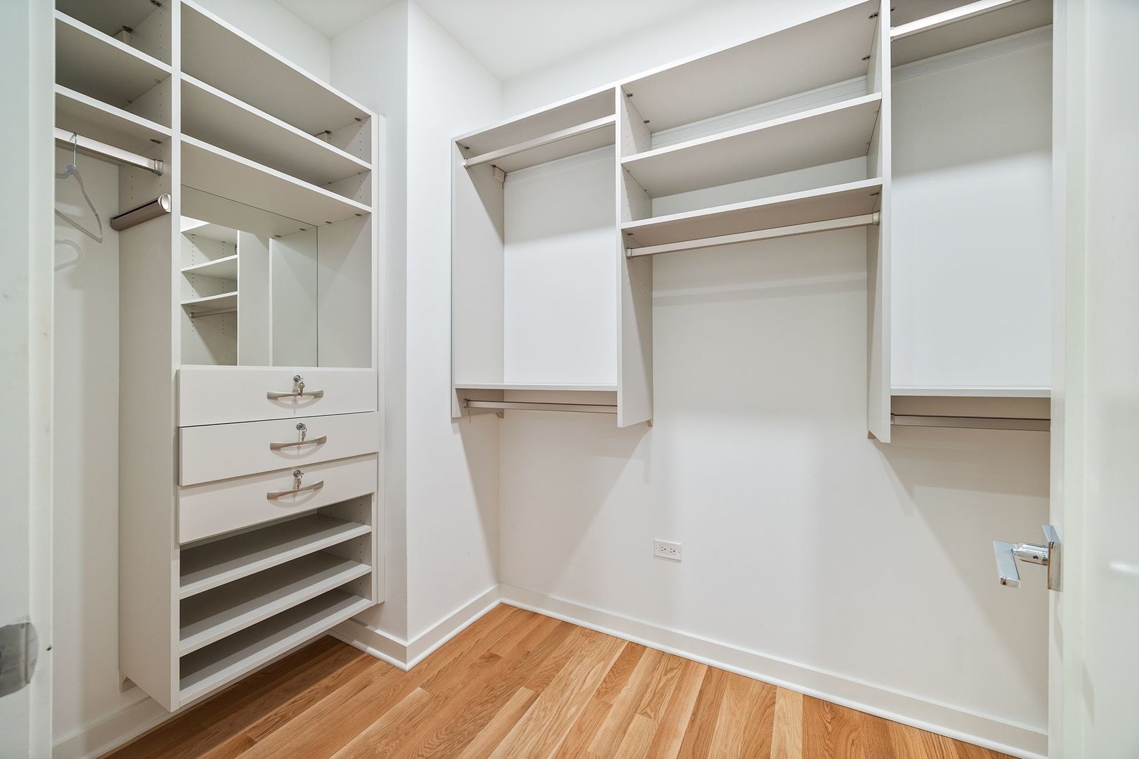 147 N Euclid Avenue Unit: 205