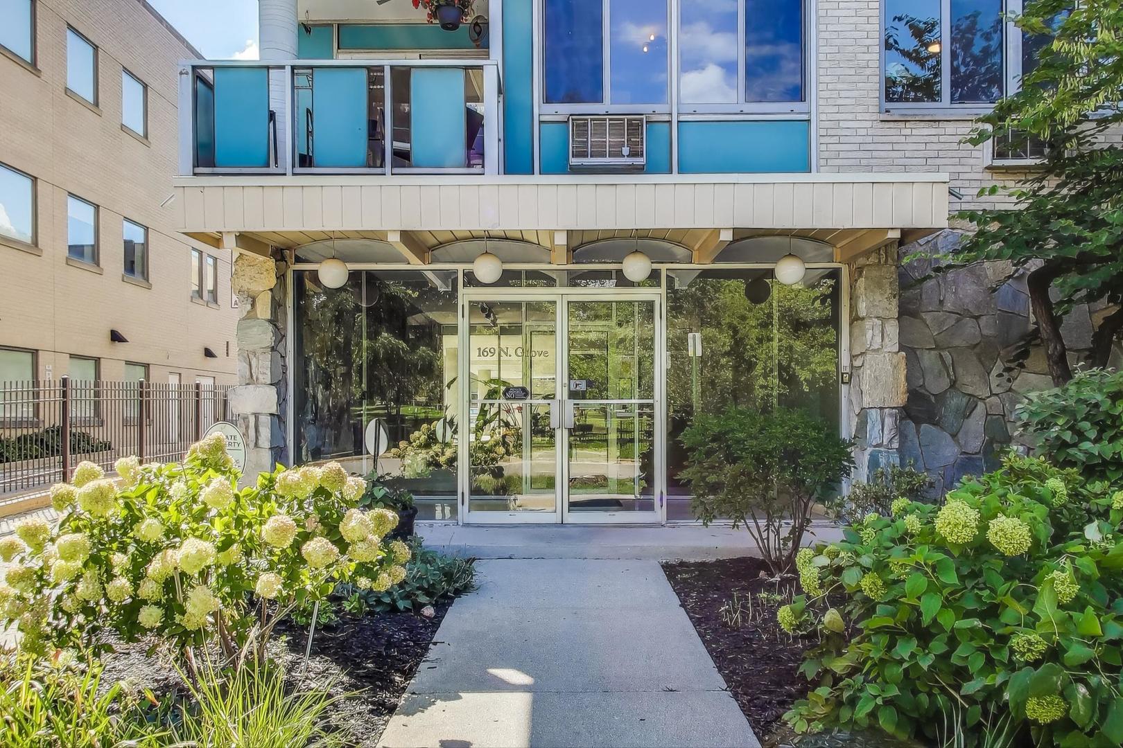 169 N GROVE Avenue Unit: 1A