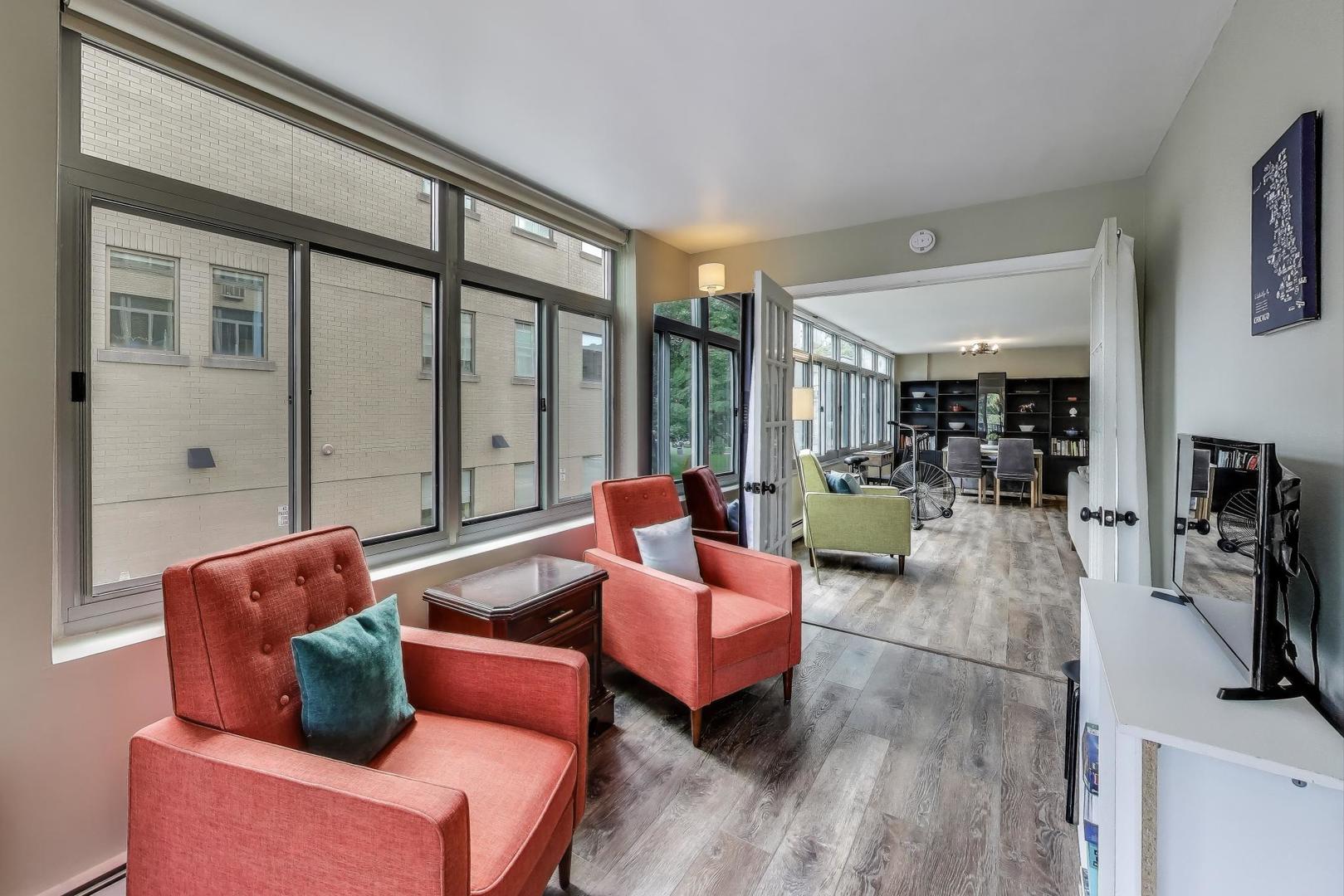 169 N GROVE Avenue Unit: 1A