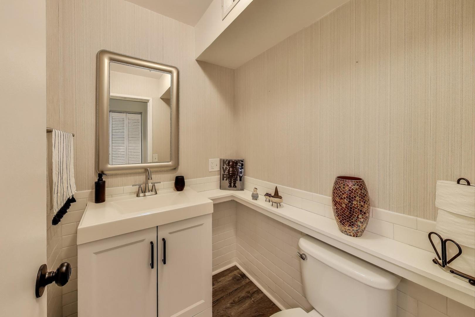 169 N GROVE Avenue Unit: 1A