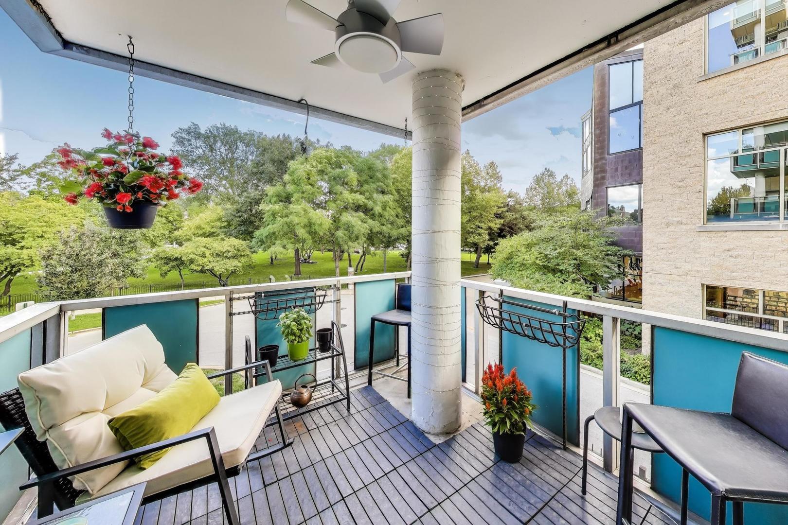 169 N GROVE Avenue Unit: 1A