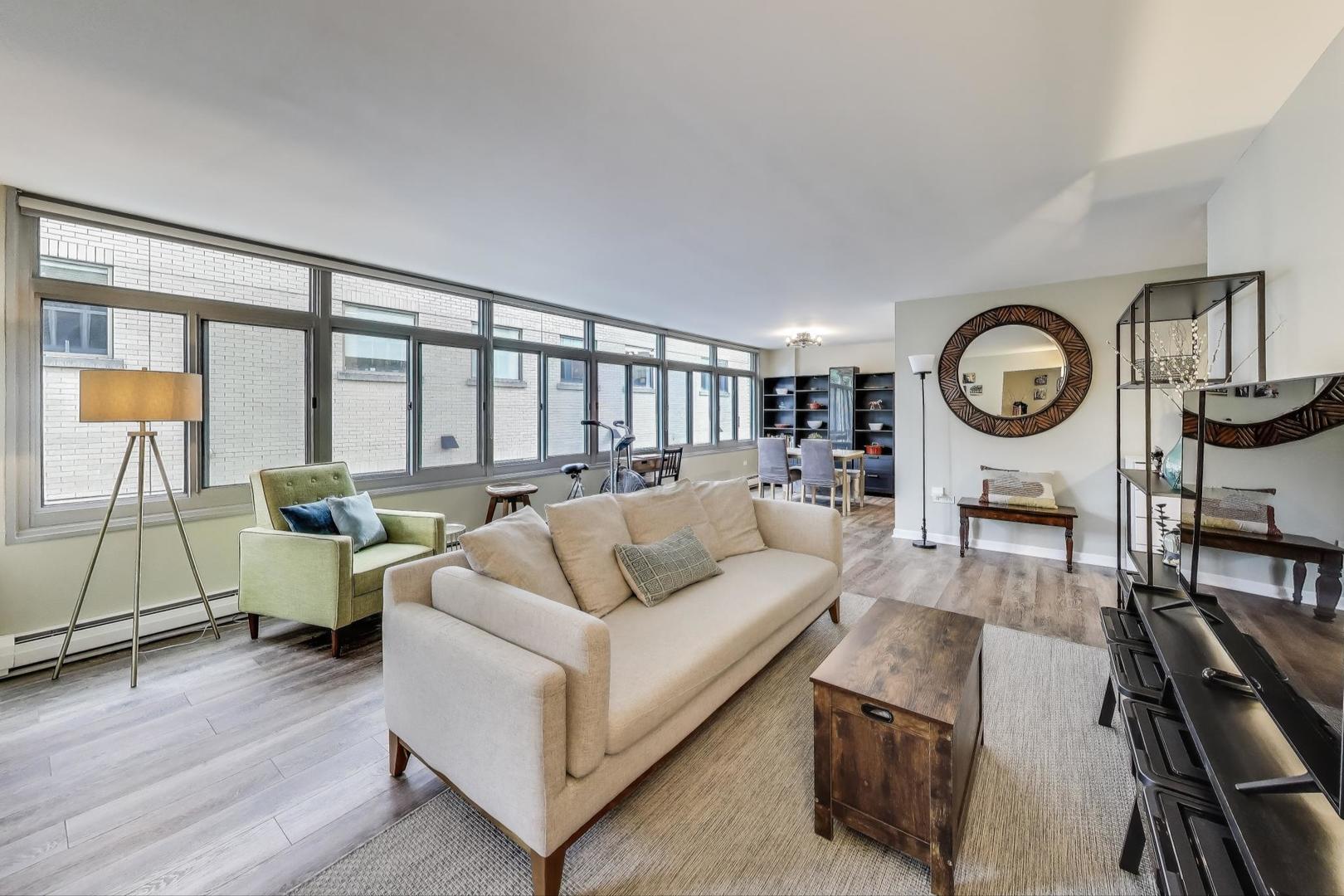 169 N GROVE Avenue Unit: 1A