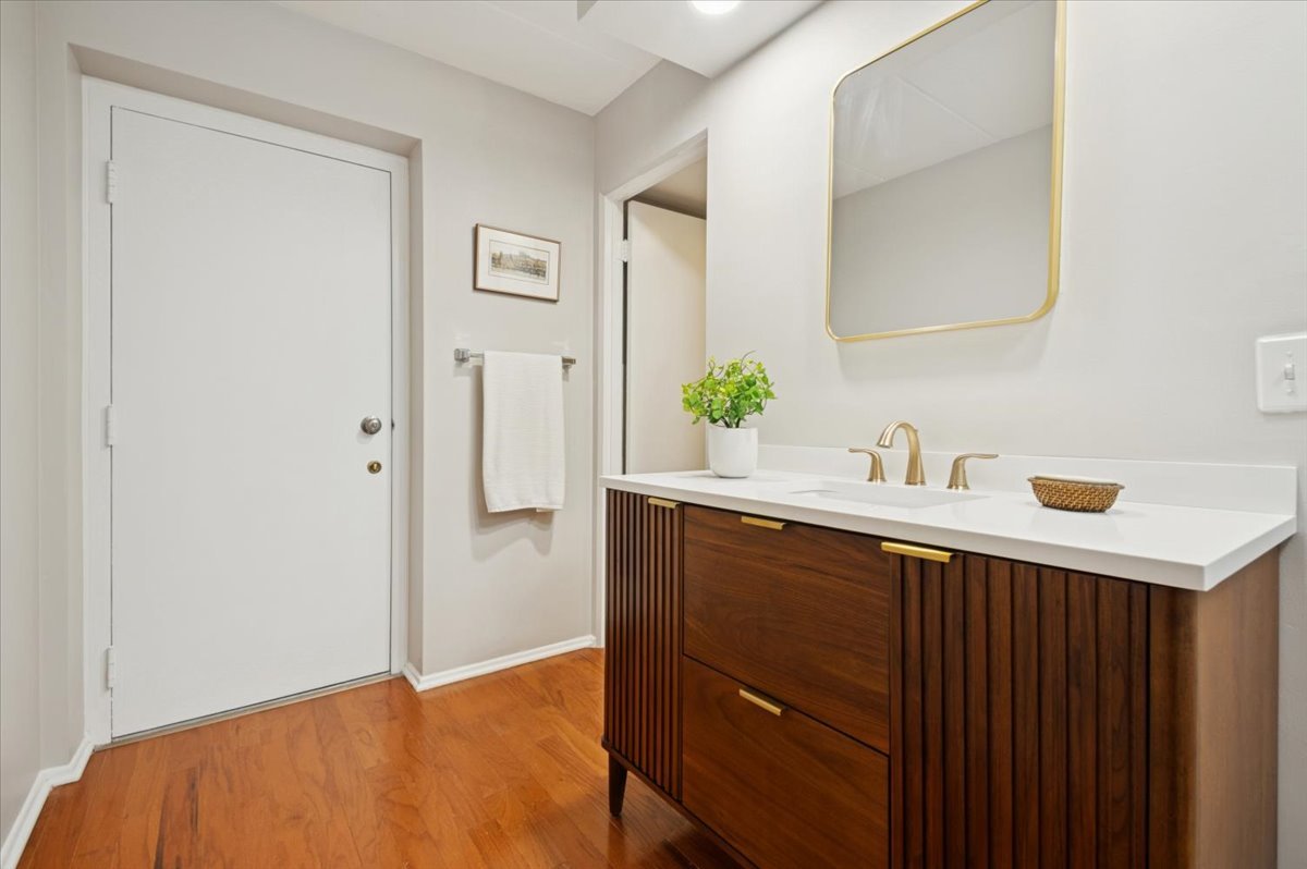 203 N Kenilworth Avenue Unit: 3F