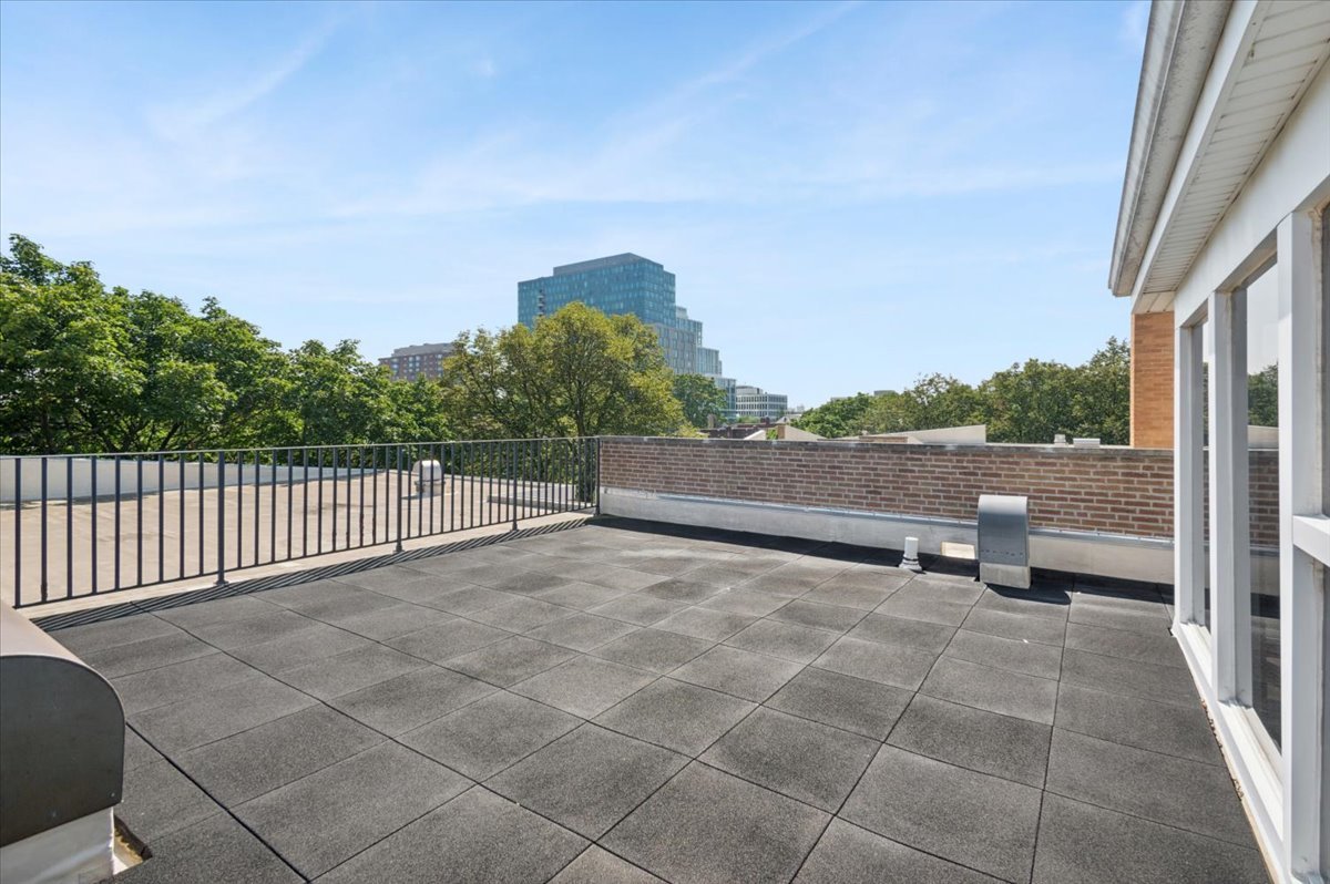 203 N Kenilworth Avenue Unit: 3F