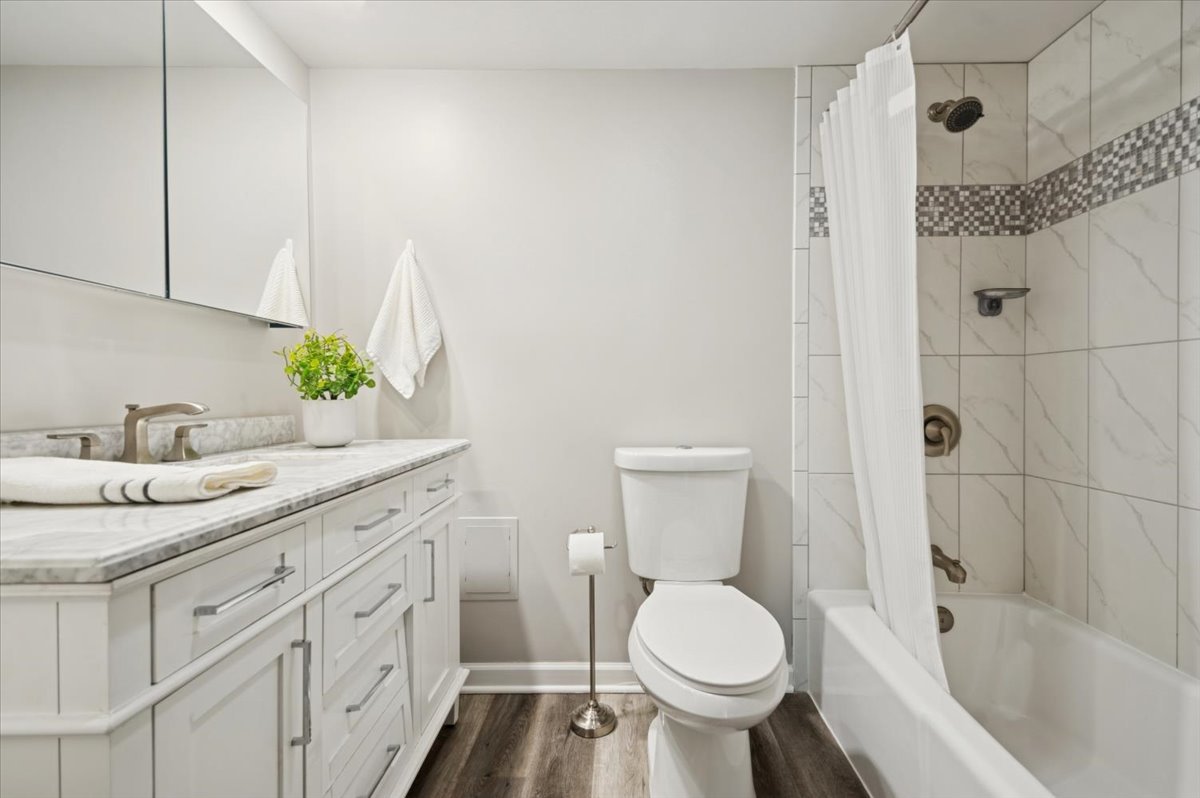 203 N Kenilworth Avenue Unit: 3F