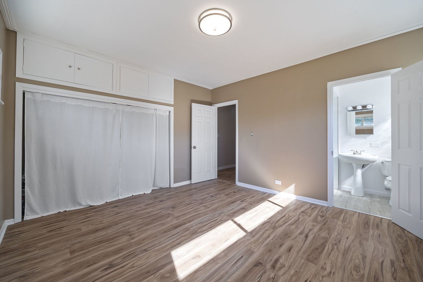 8822 Forestview Road