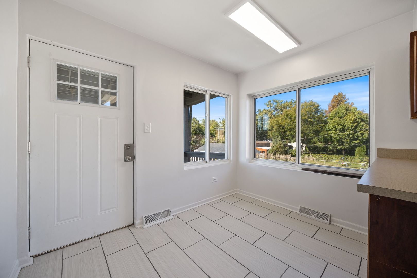 8822 Forestview Road