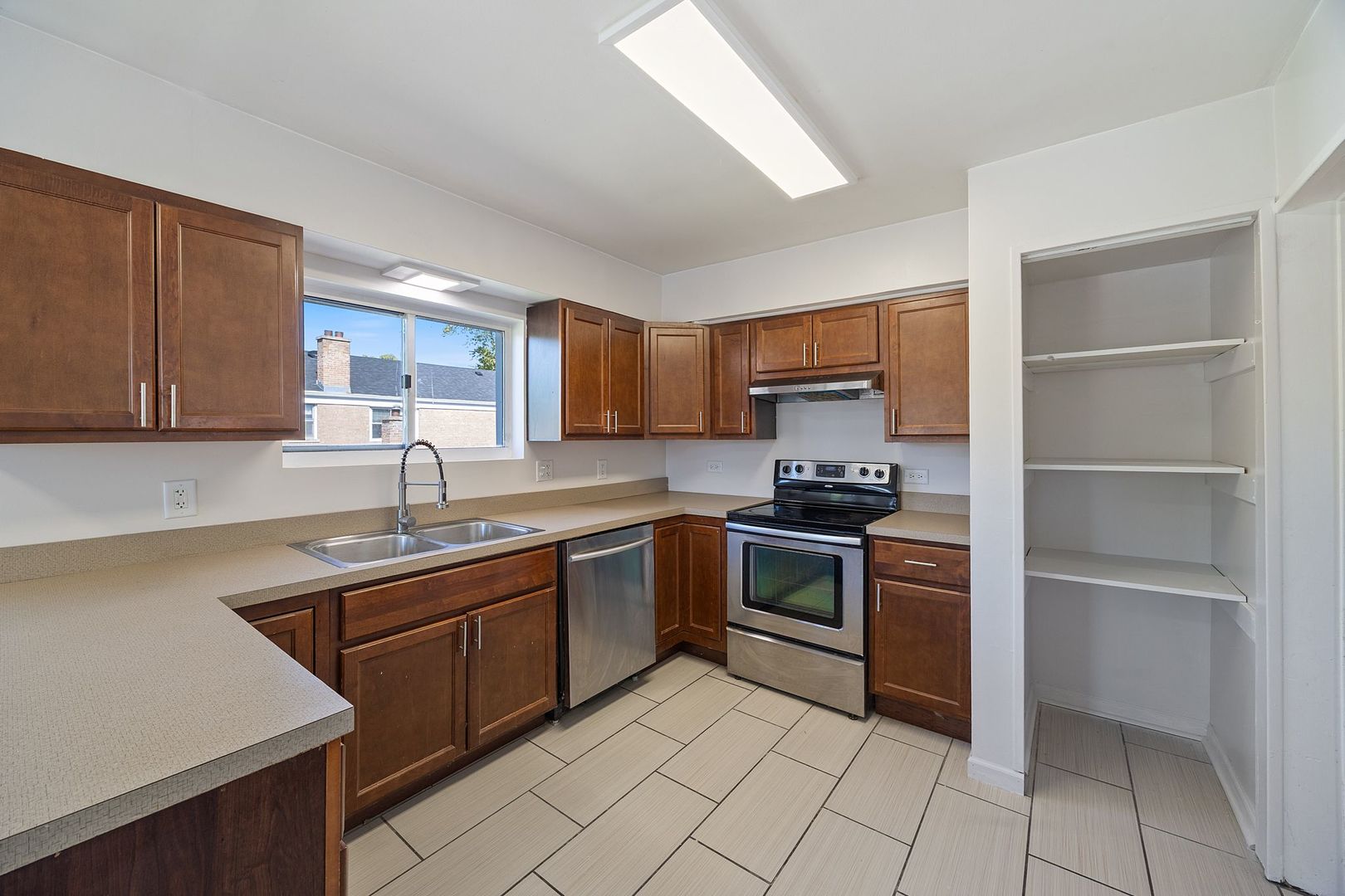 8822 Forestview Road