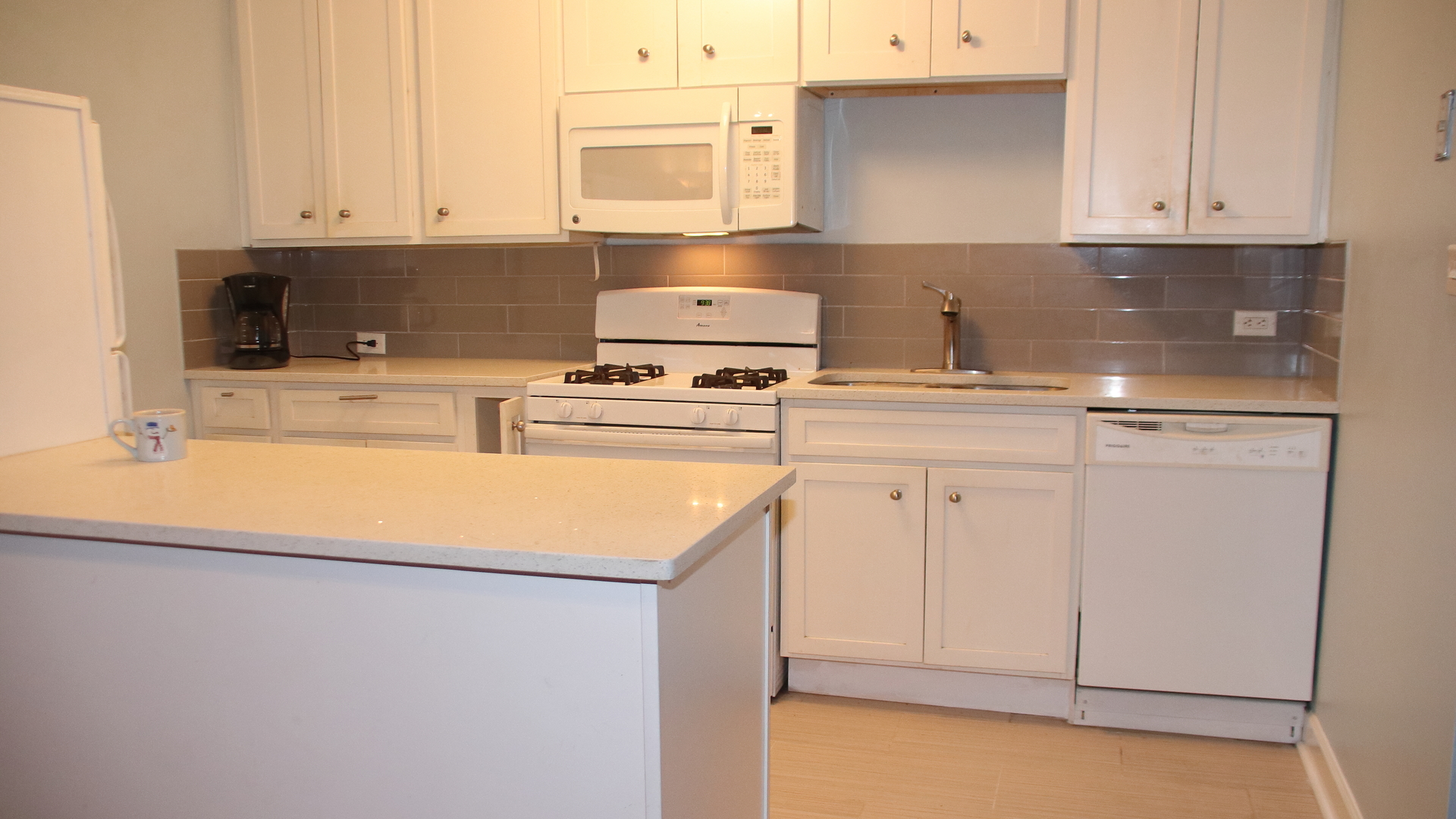 1040 Ontario Street Unit: 3H