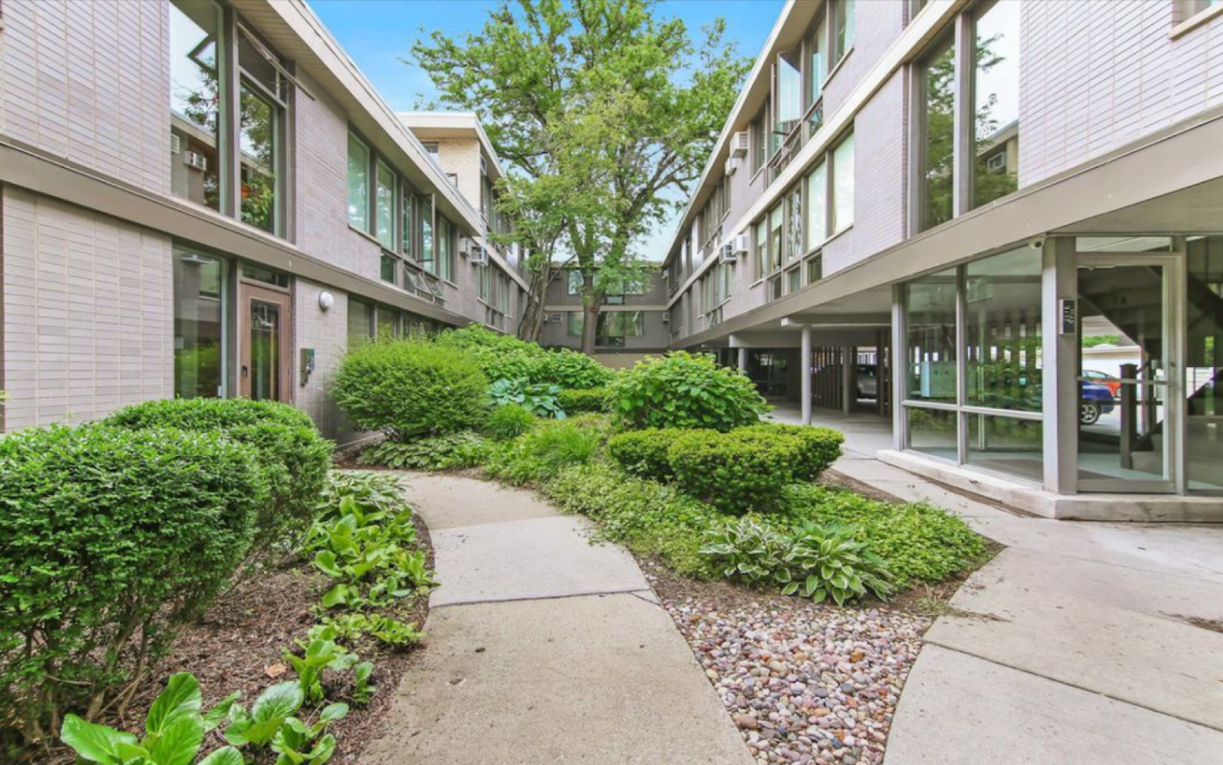 1040 Ontario Street Unit: 3H