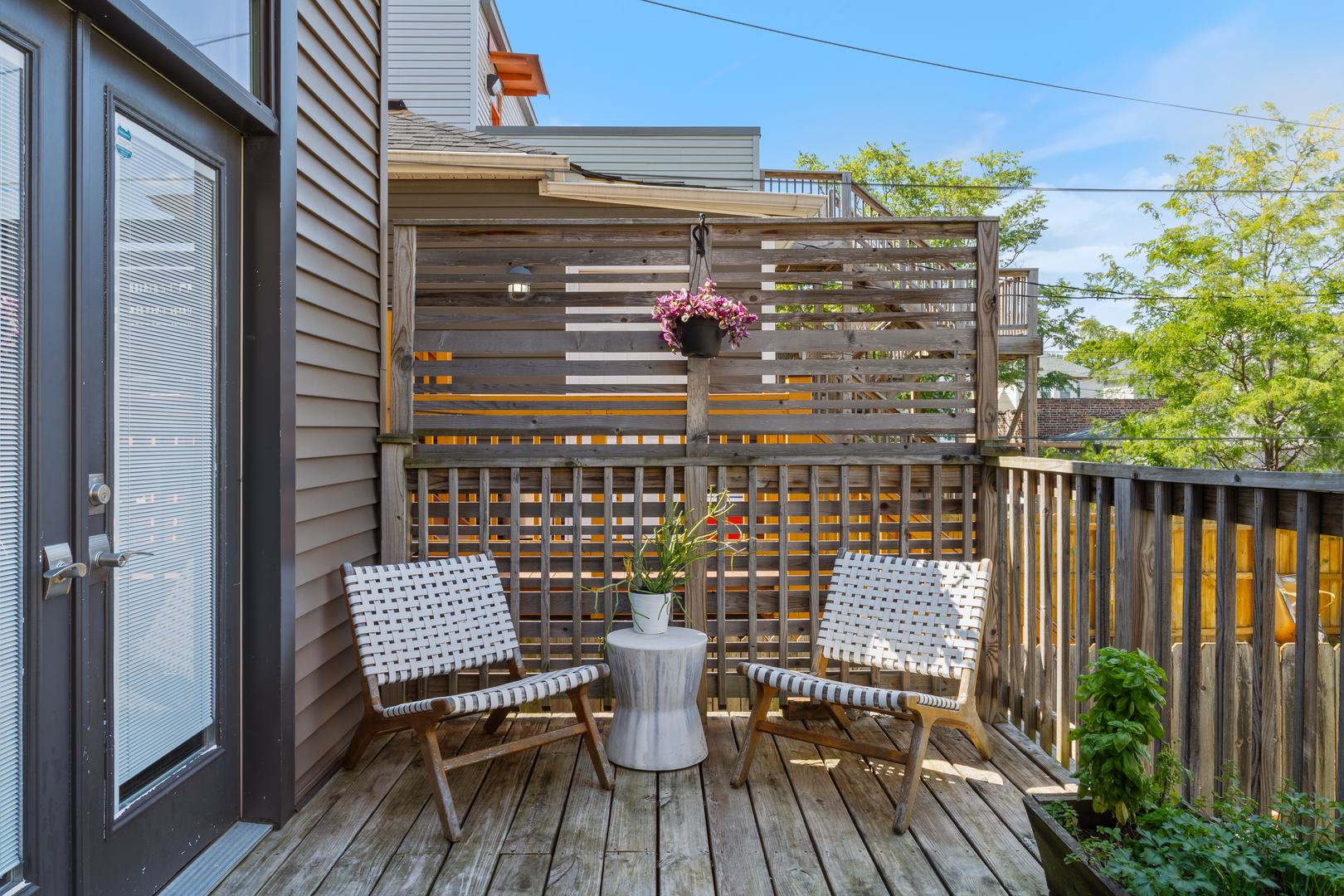 3566 W Palmer Street