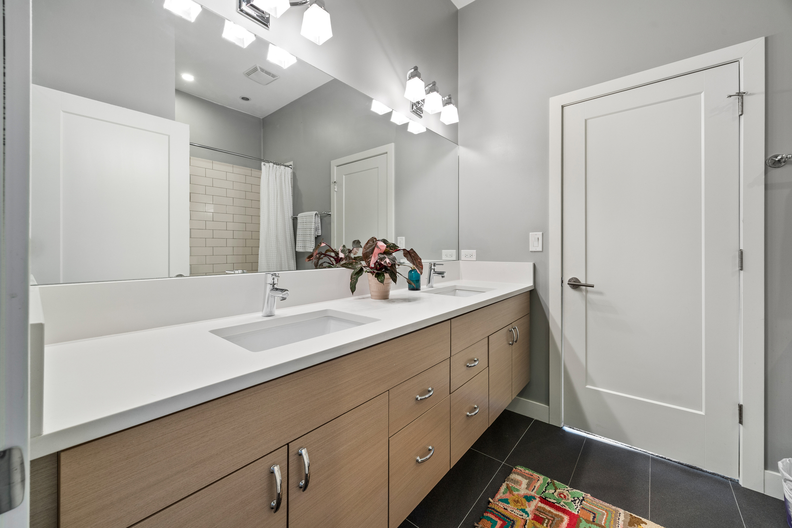 3566 W Palmer Street