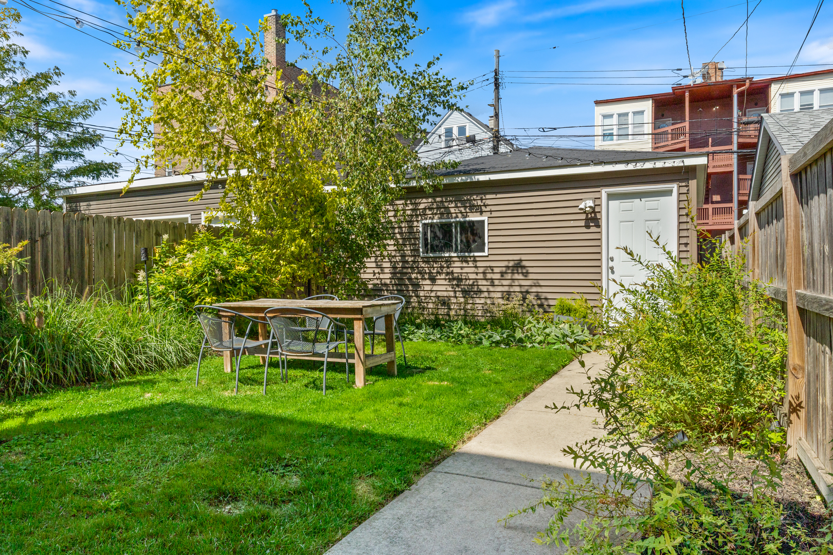 3566 W Palmer Street