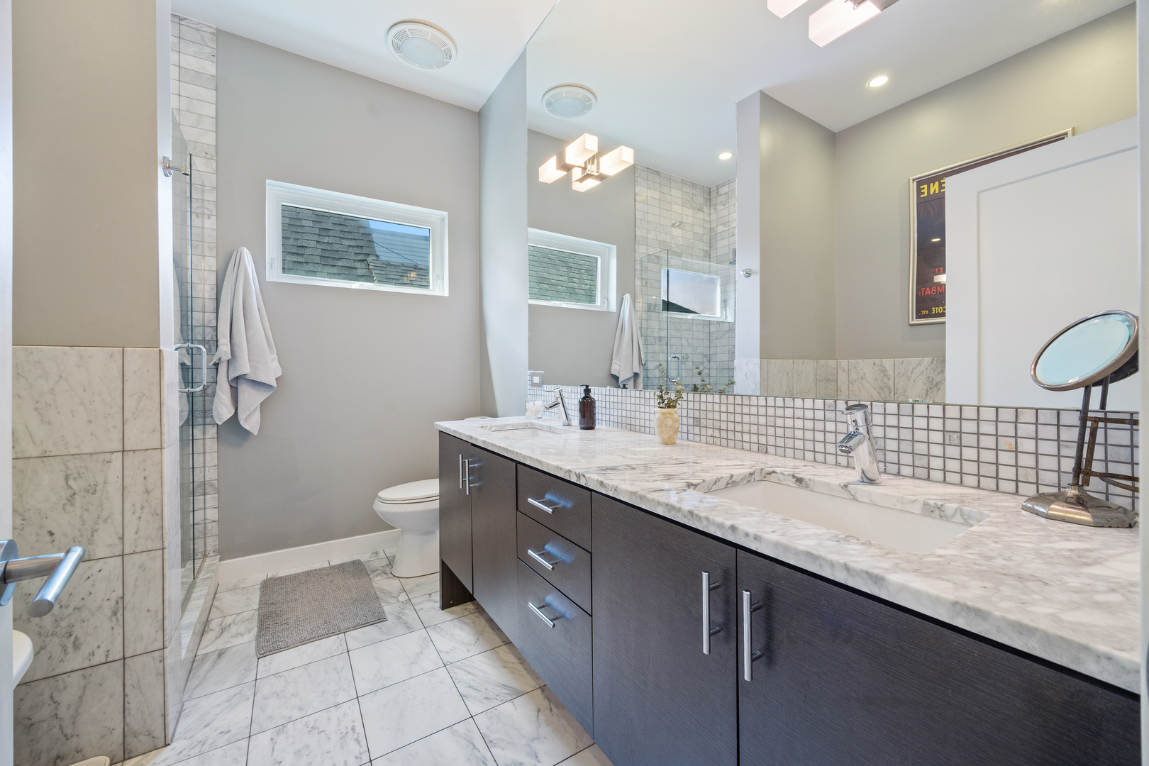 3566 W Palmer Street