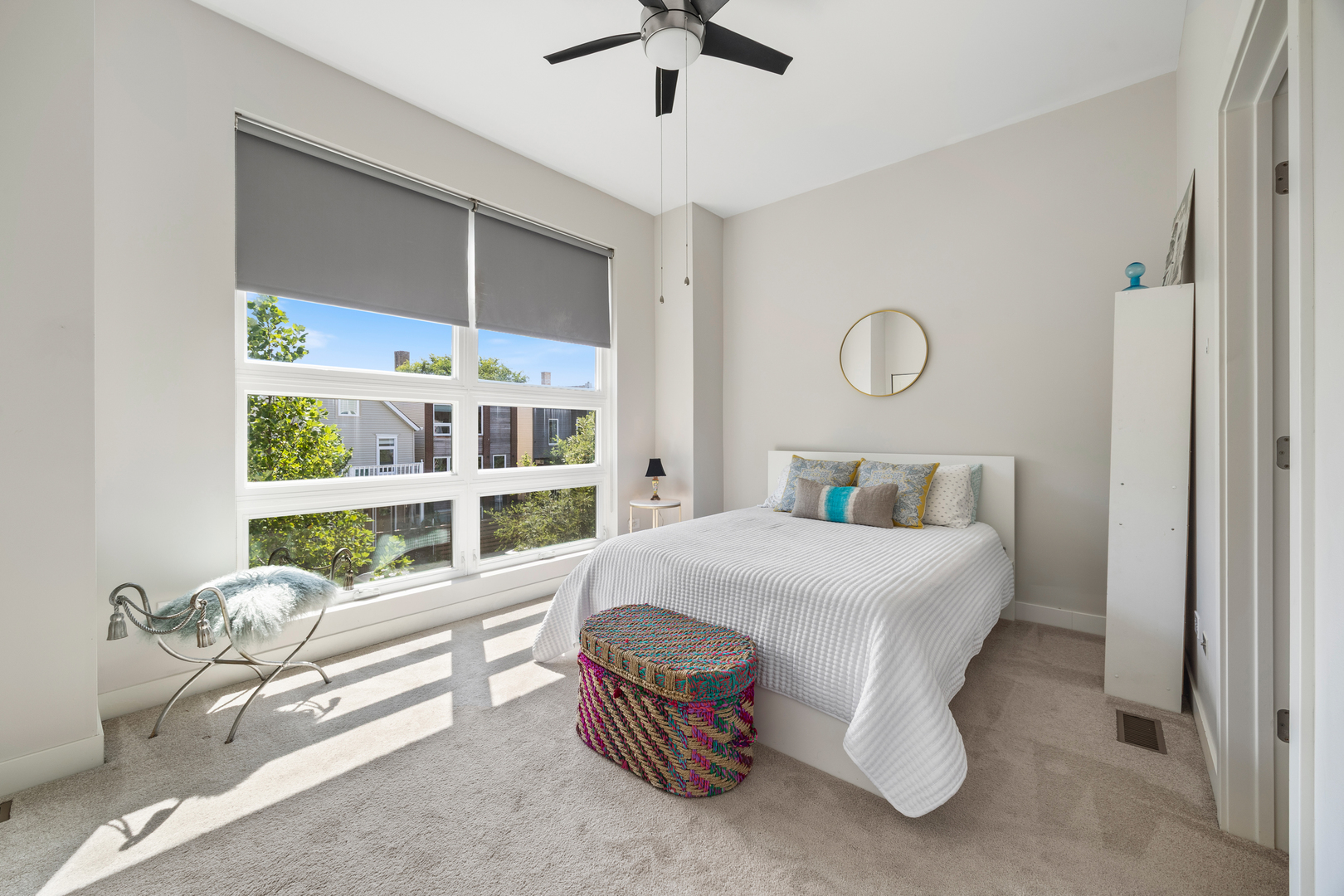 3566 W Palmer Street