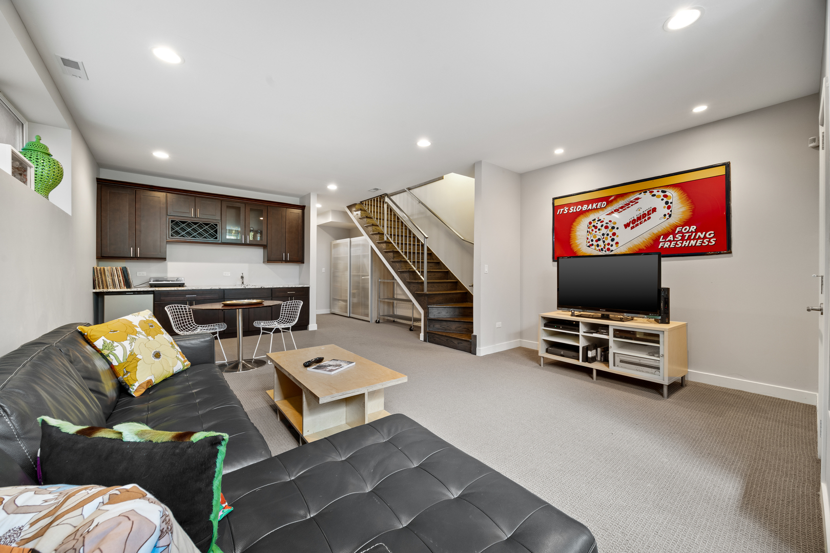 3566 W Palmer Street