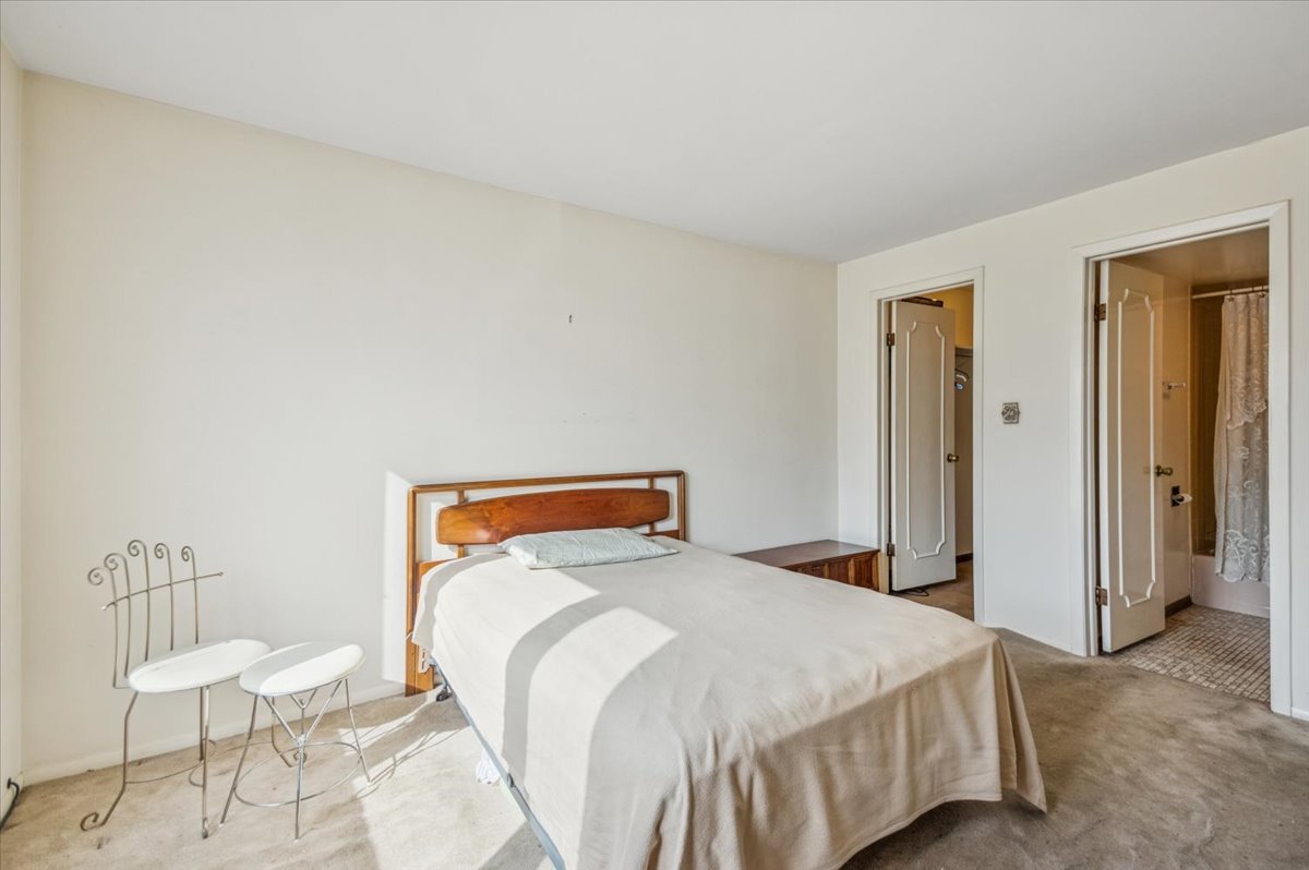 5220 N Rockwell Avenue Unit: 1S