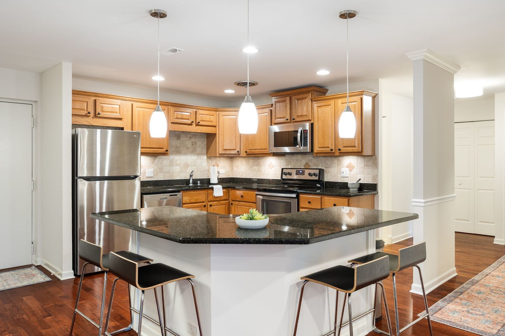 221 N Kenilworth Avenue Unit: 208