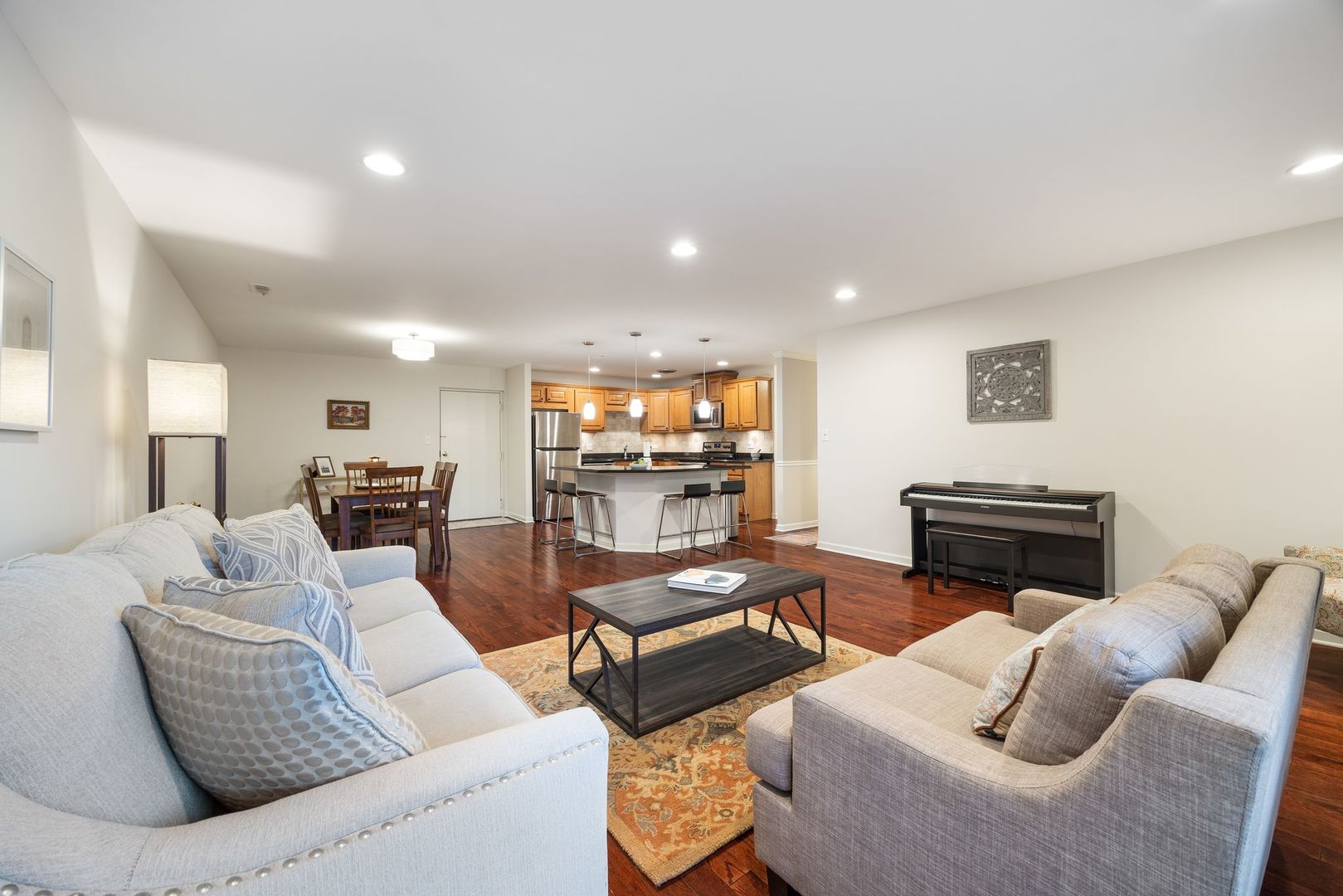 221 N Kenilworth Avenue Unit: 208