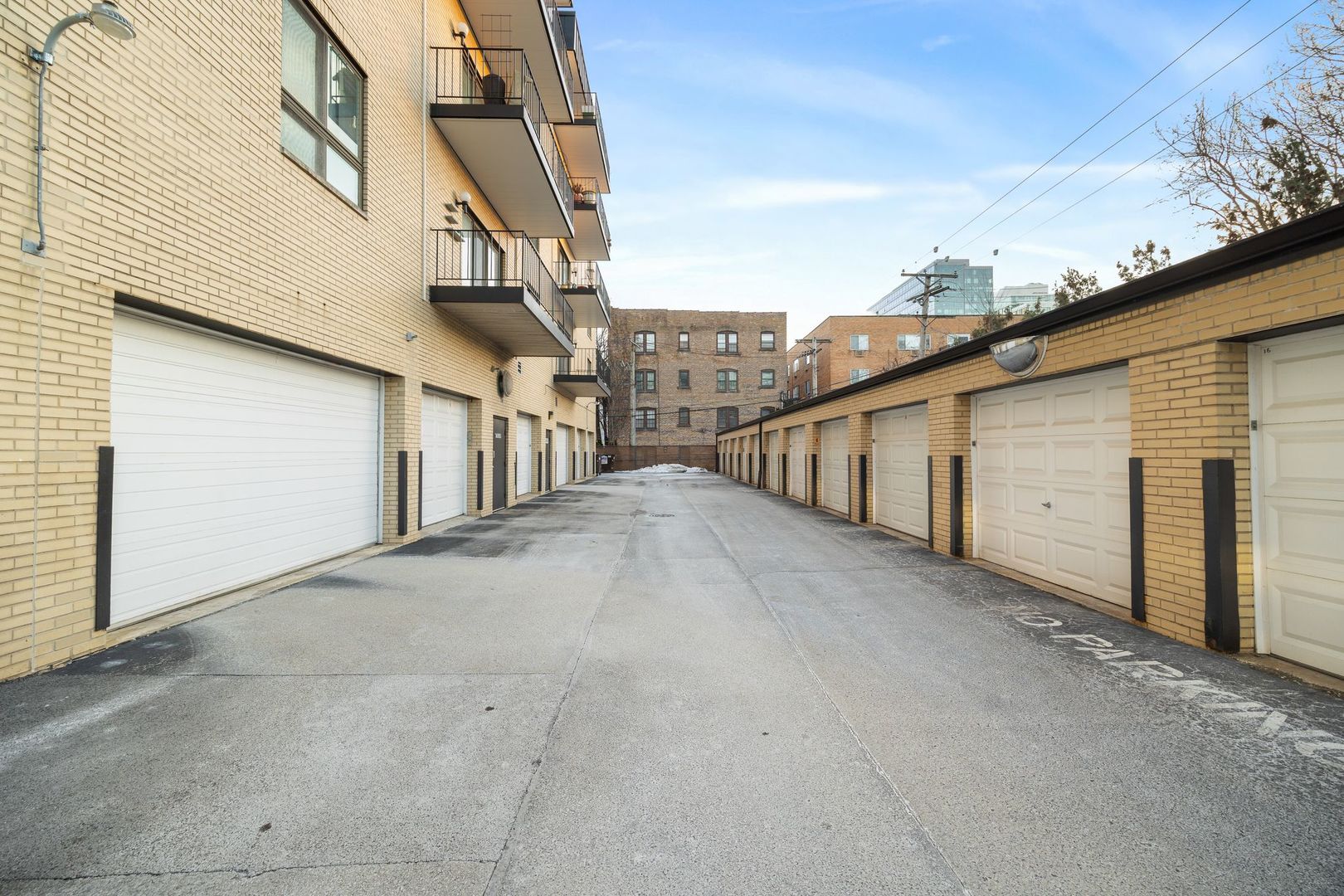 221 N Kenilworth Avenue Unit: 208