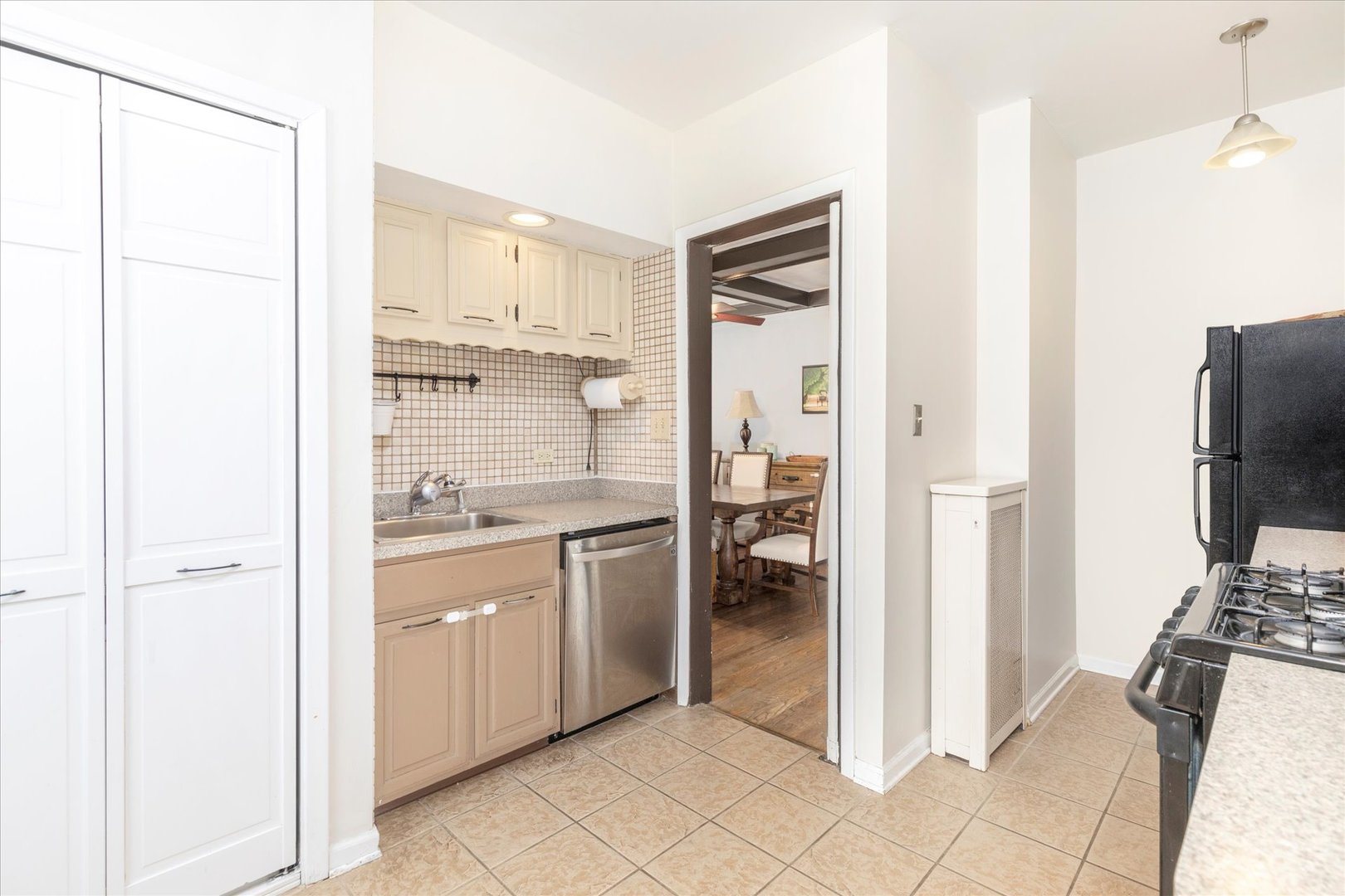 809 Washington Boulevard Unit: 2