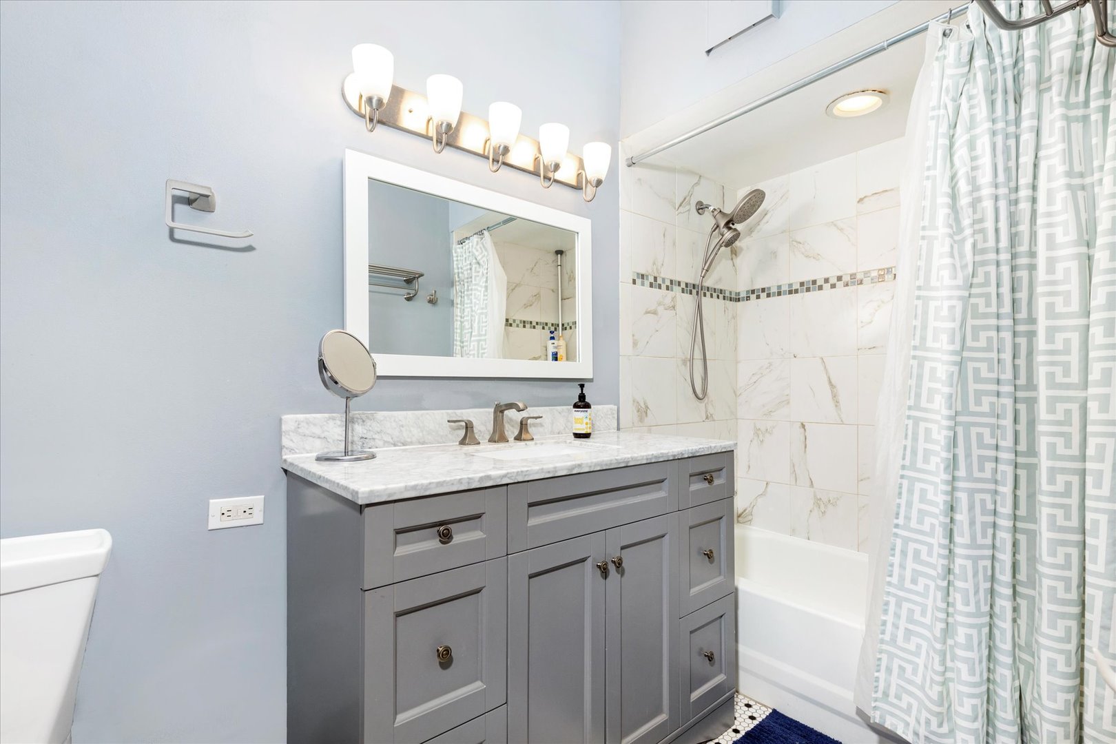 809 Washington Boulevard Unit: 2
