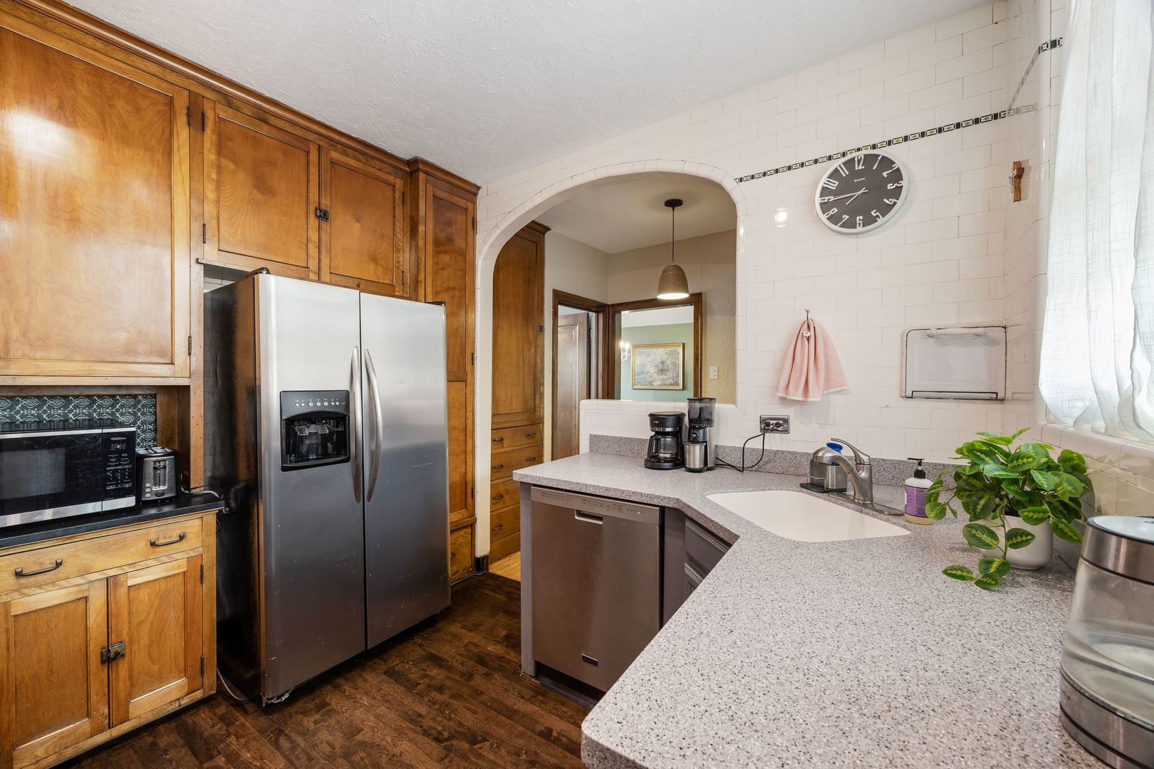 227 N Grove Avenue Unit: 3