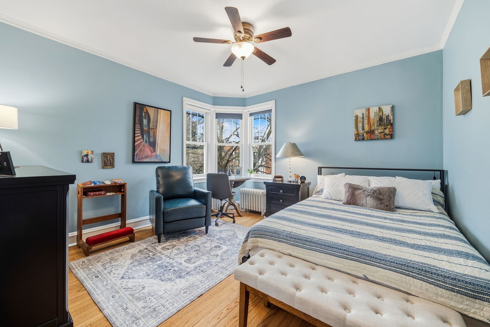 227 N Grove Avenue Unit: 3