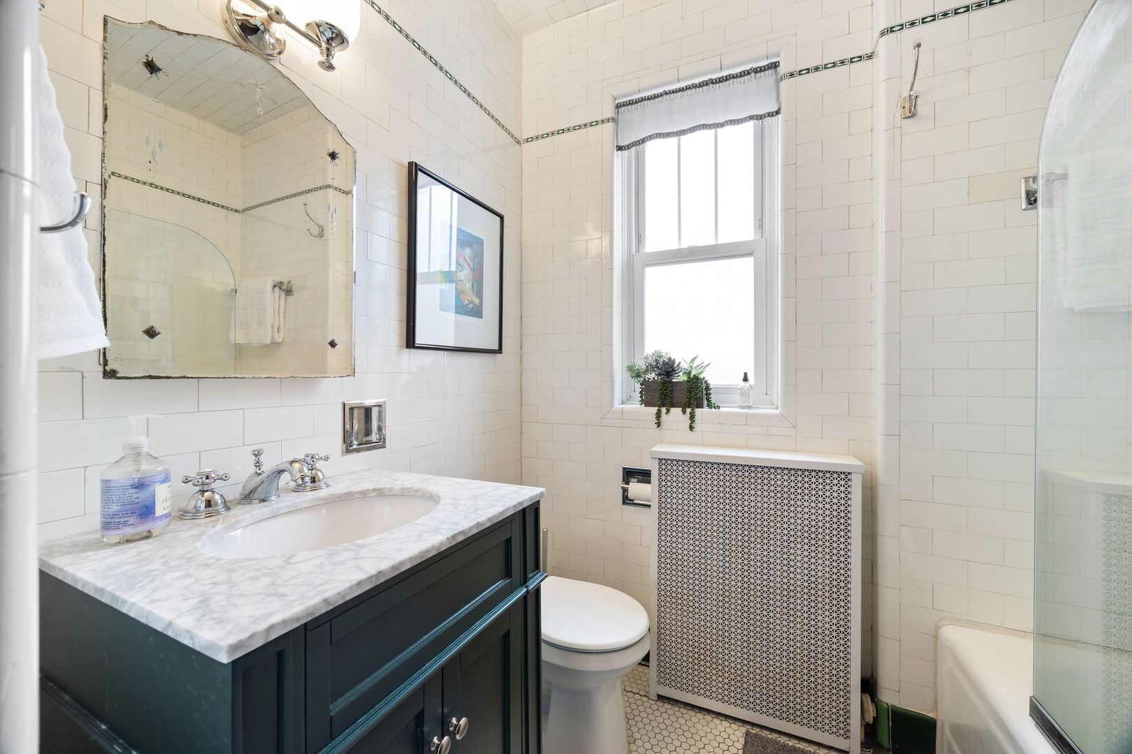 227 N Grove Avenue Unit: 3