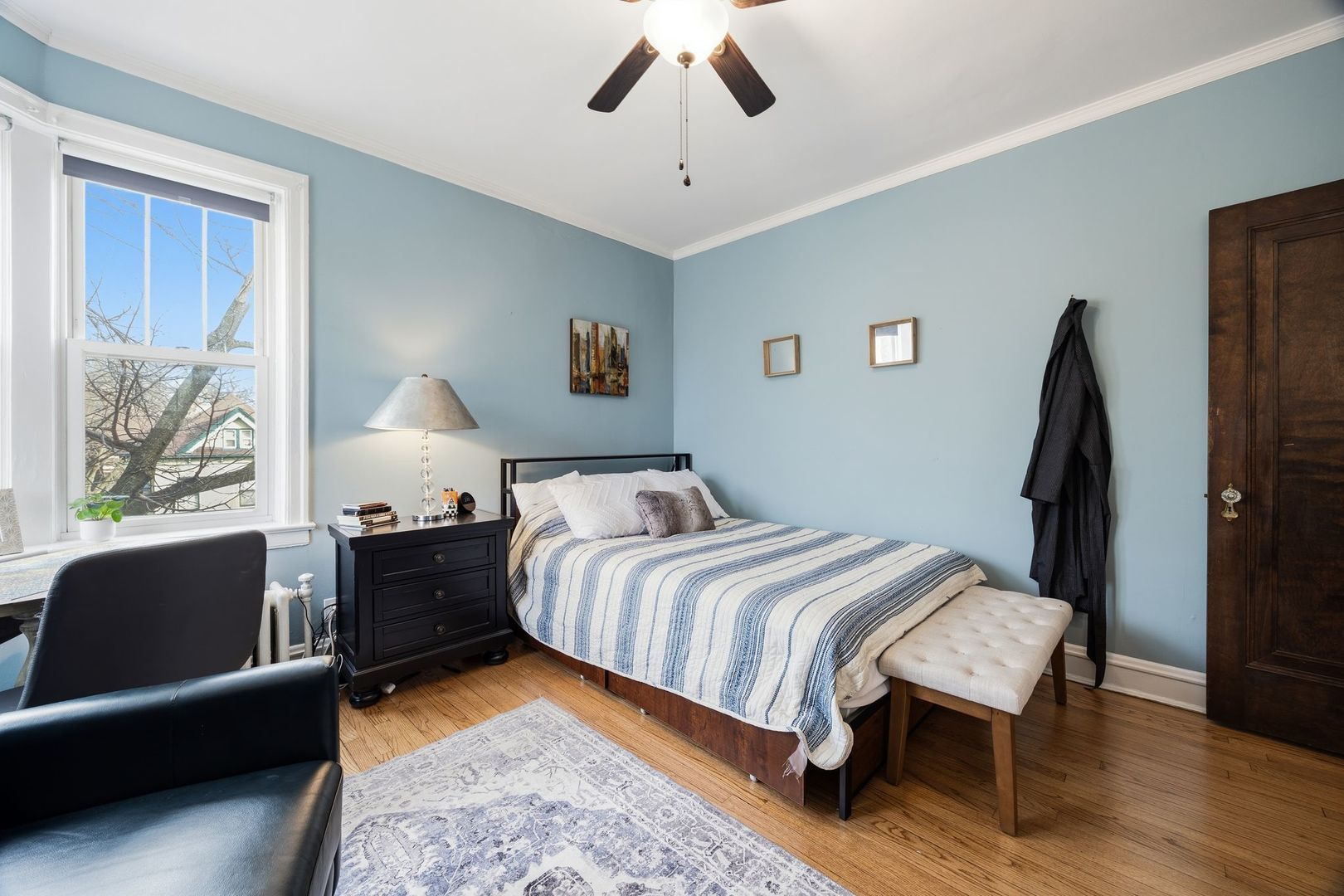 227 N Grove Avenue Unit: 3