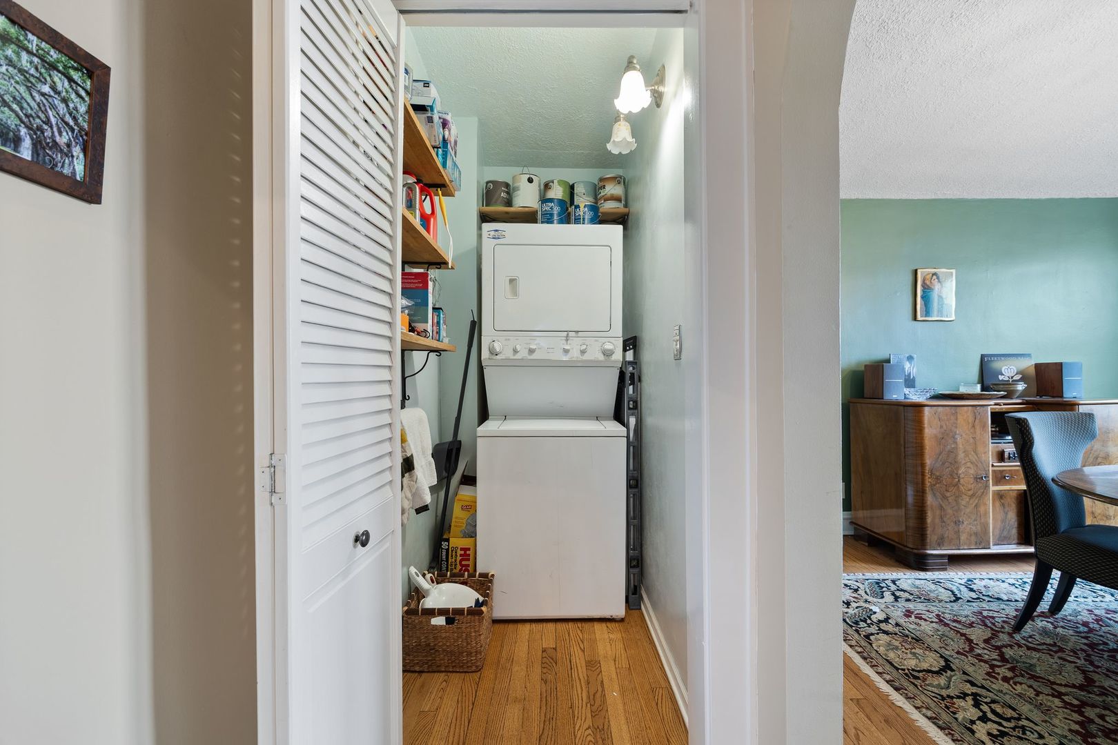 227 N Grove Avenue Unit: 3