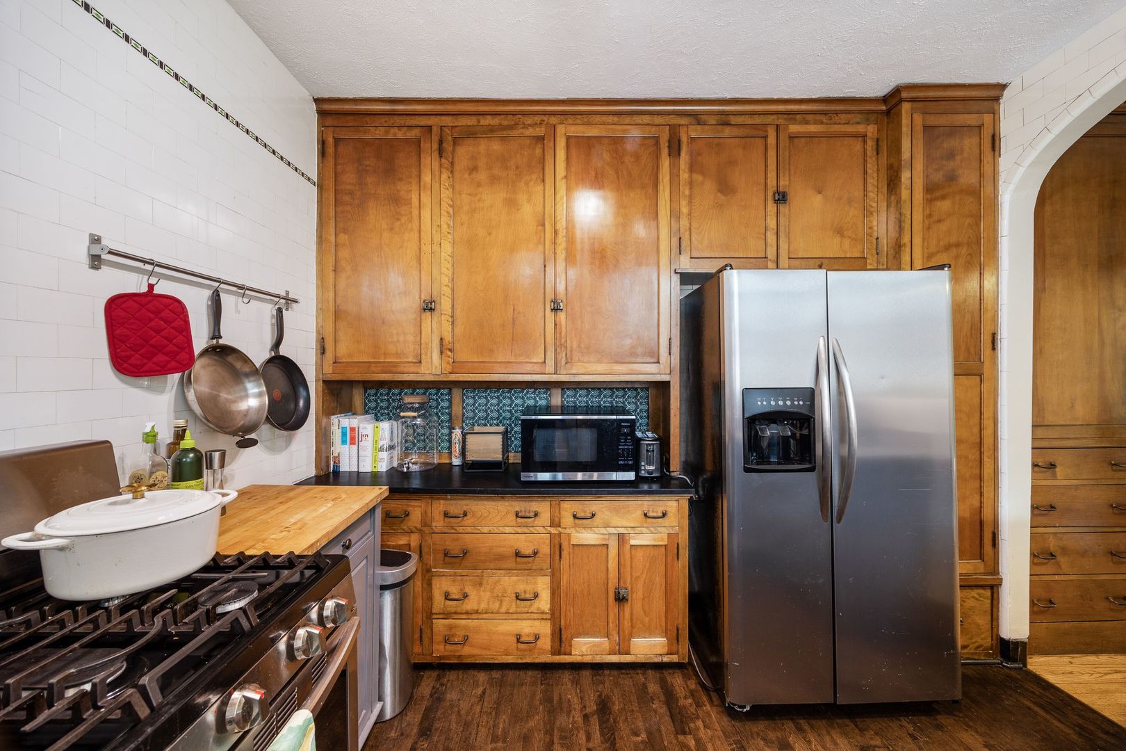 227 N Grove Avenue Unit: 3