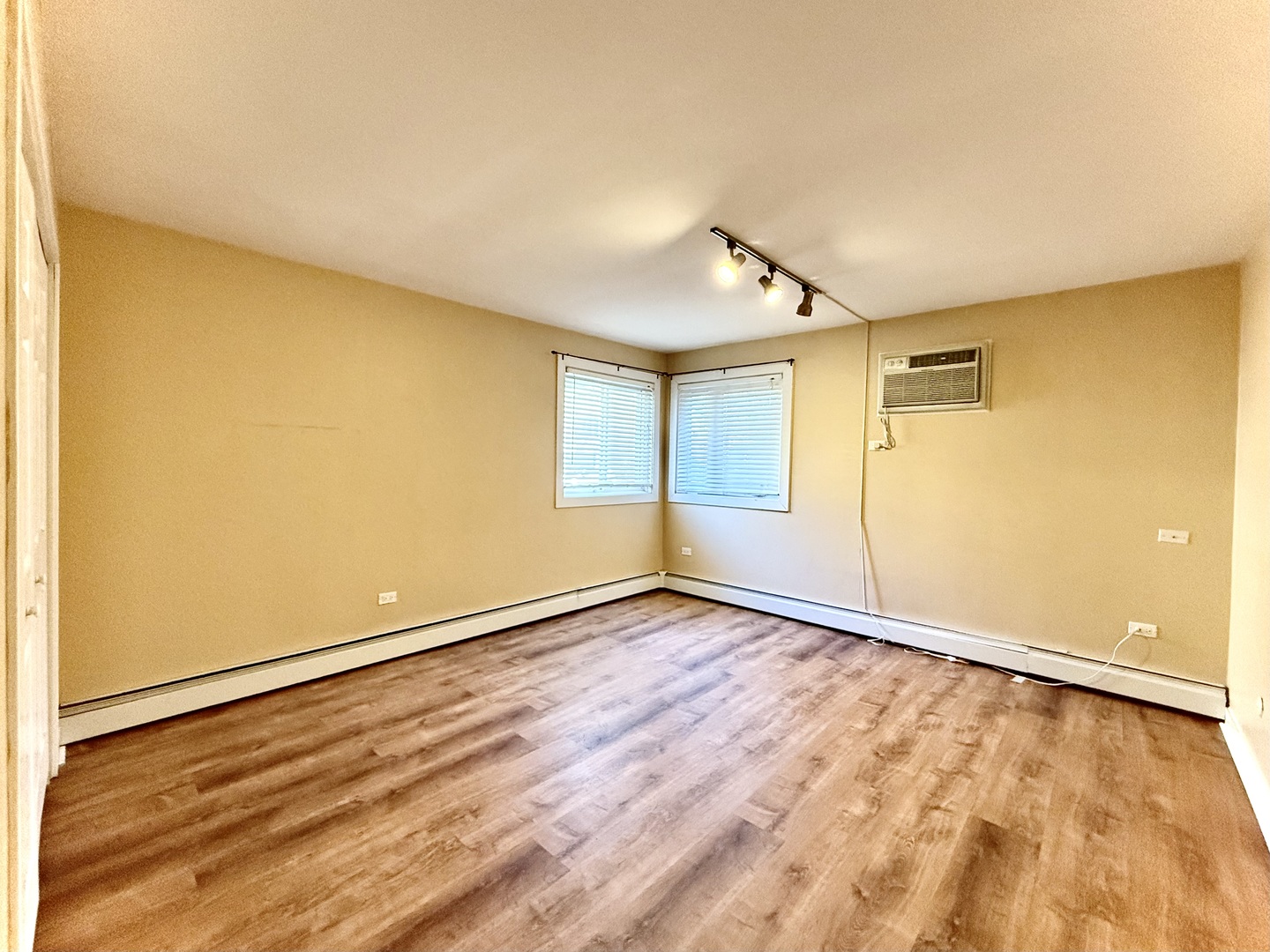 317 WISCONSIN Avenue Unit: 1A