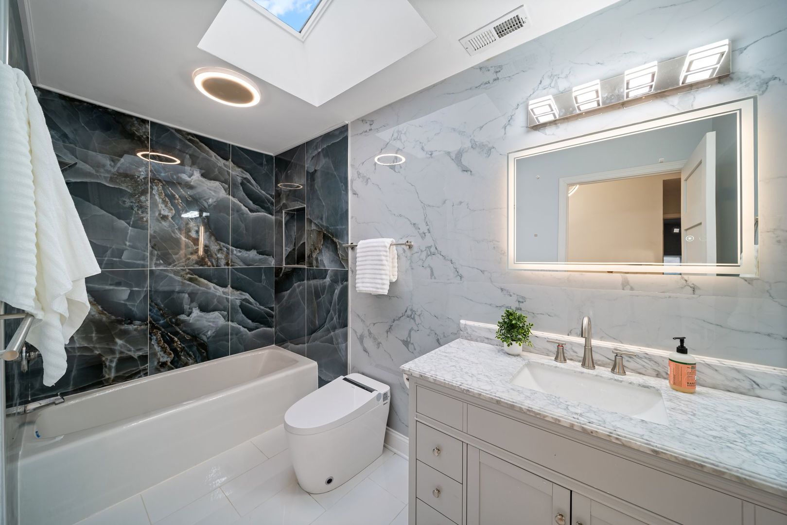 921 N Humphrey Avenue