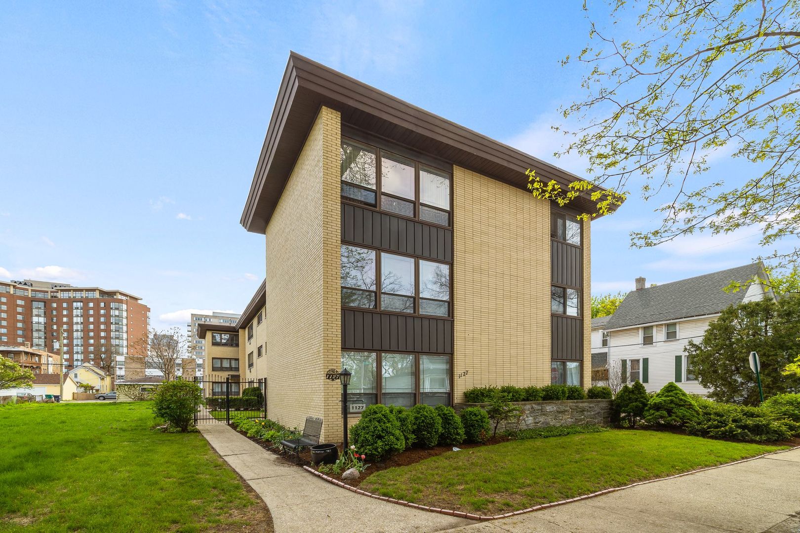 1127 Erie Street Unit: 1A
