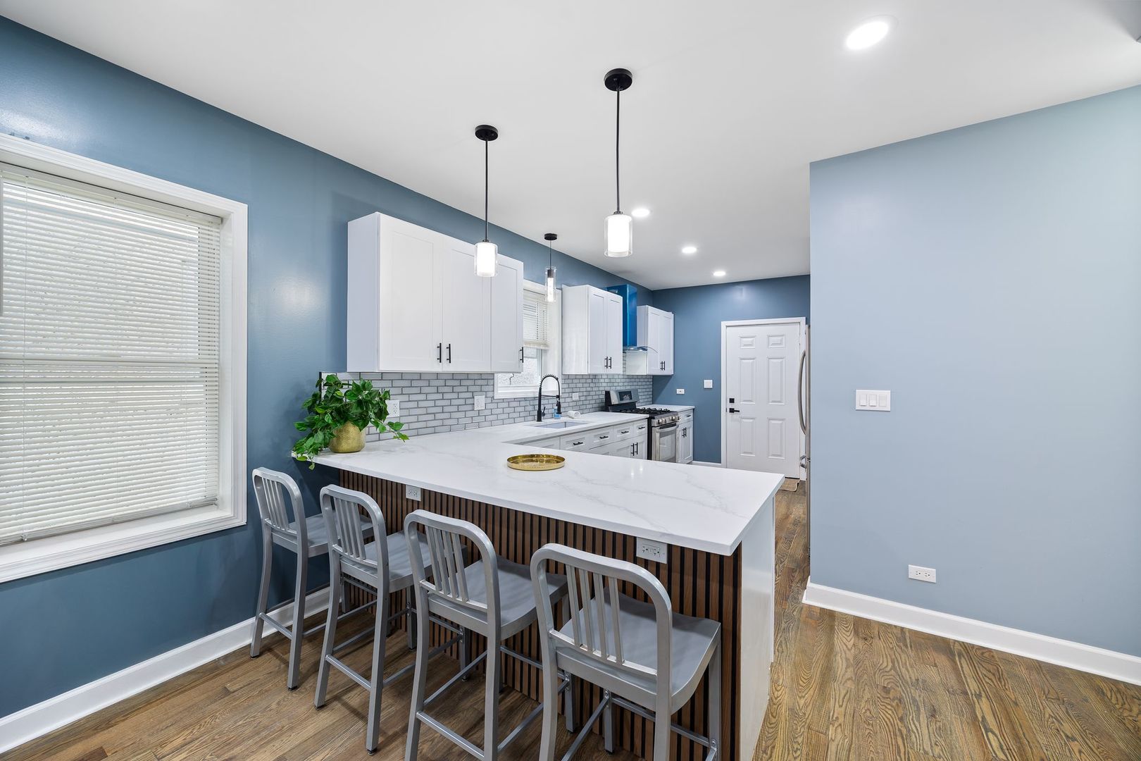 1132 N Waller Avenue